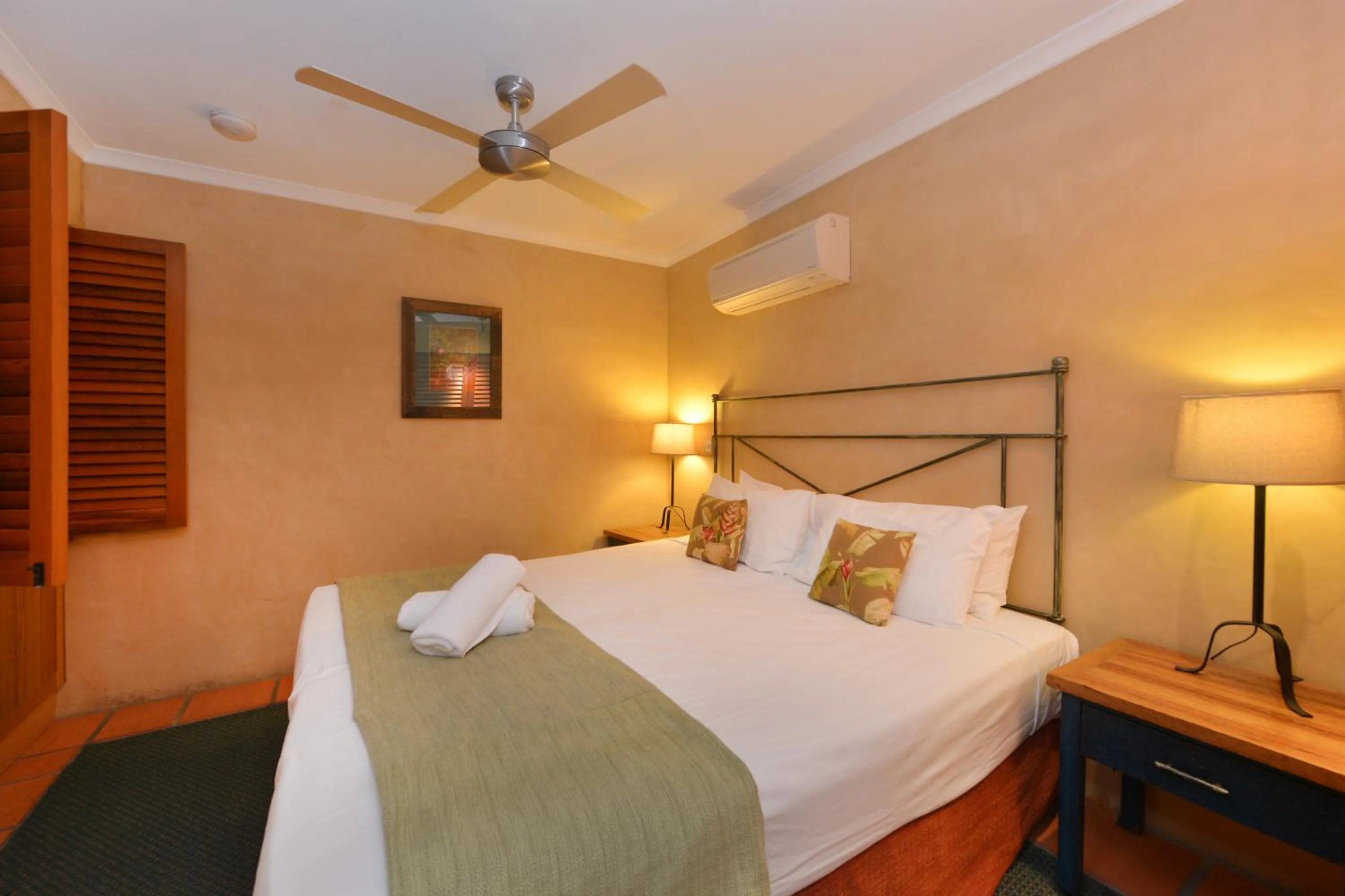 Bedroom, Bed in Seascape Apartments at Villa San Michele
