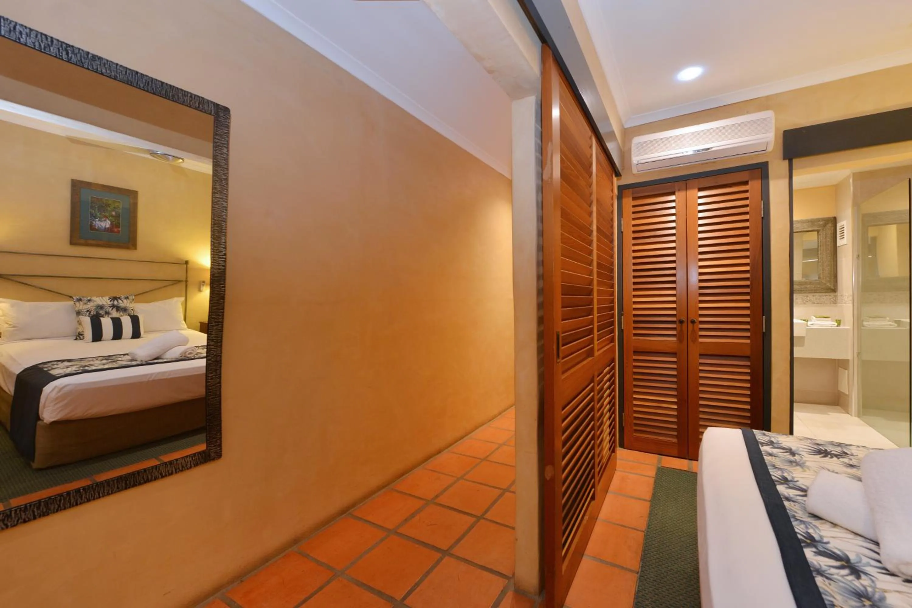 Bedroom, Bed in Seascape Apartments at Villa San Michele