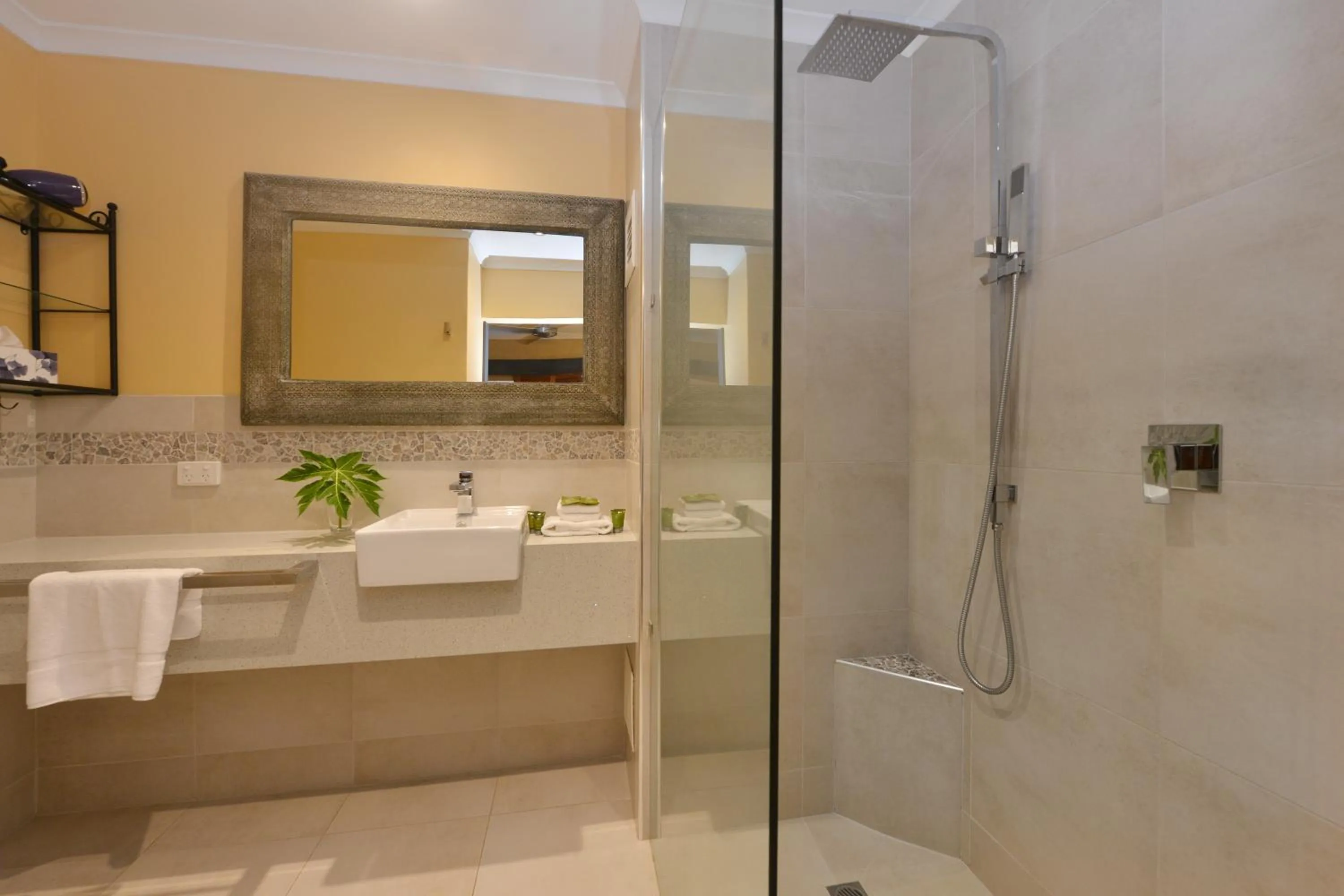 Shower in Seascape Apartments at Villa San Michele