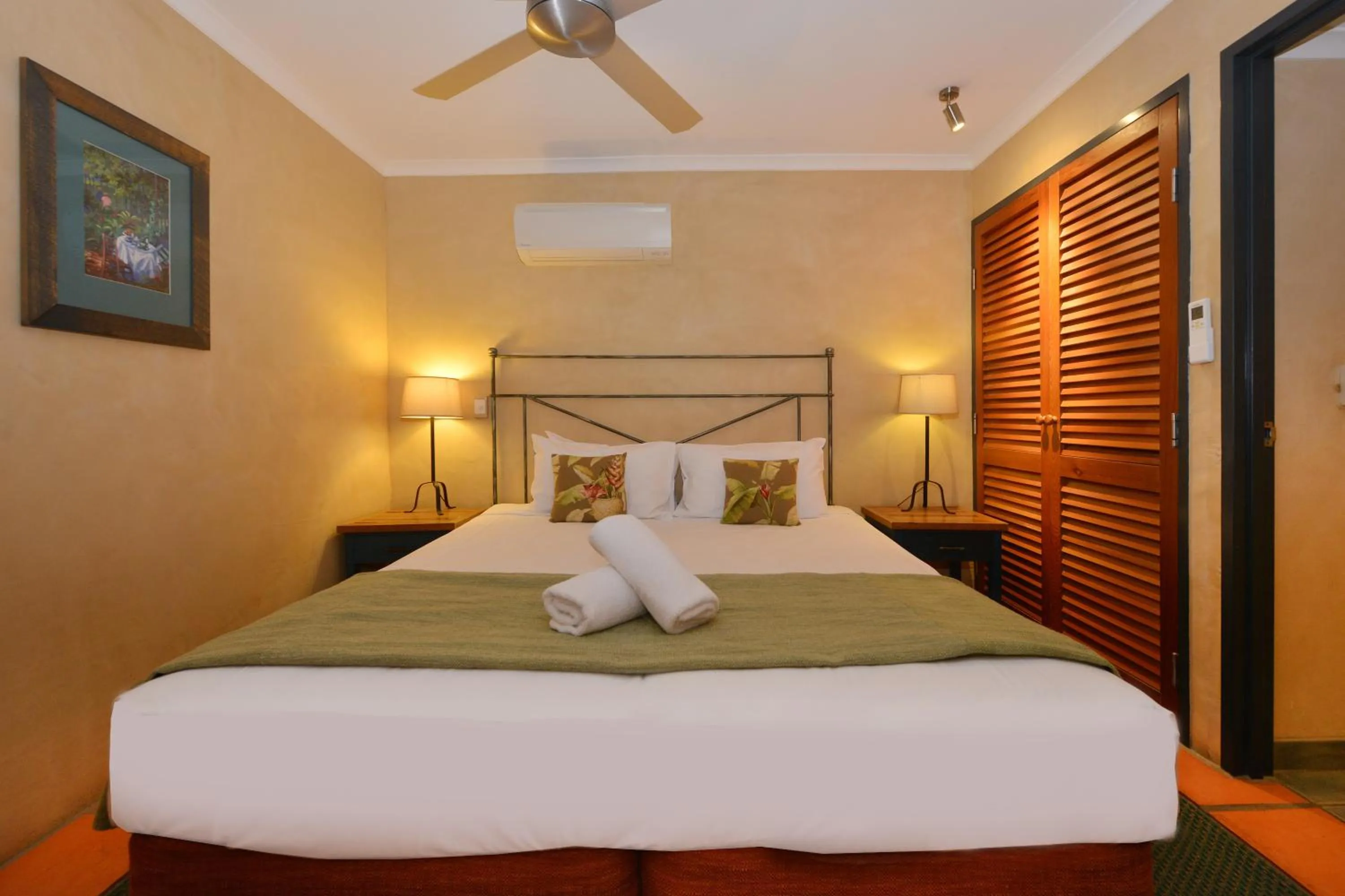 Bedroom, Bed in Seascape Apartments at Villa San Michele