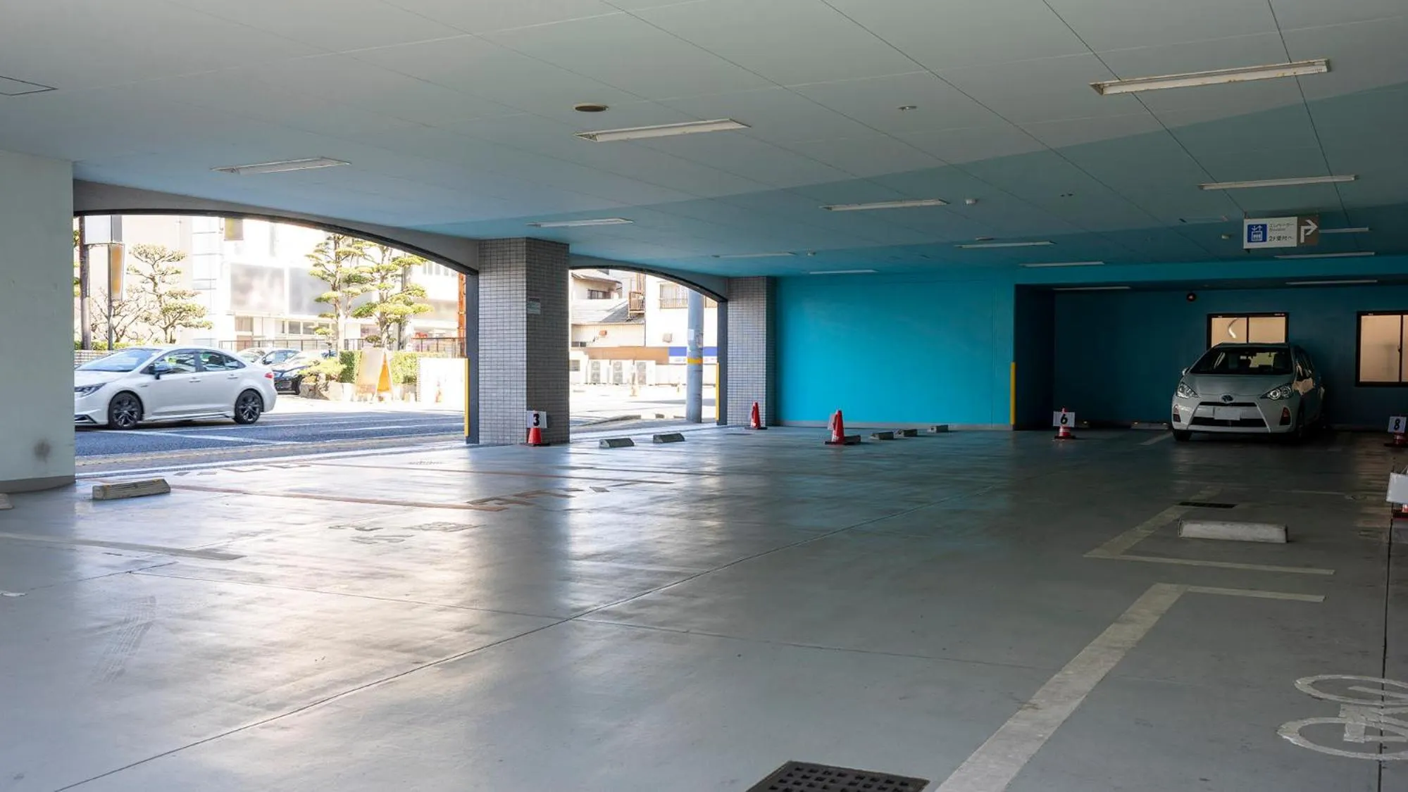 Parking in Hotel New Gaea Itoshima