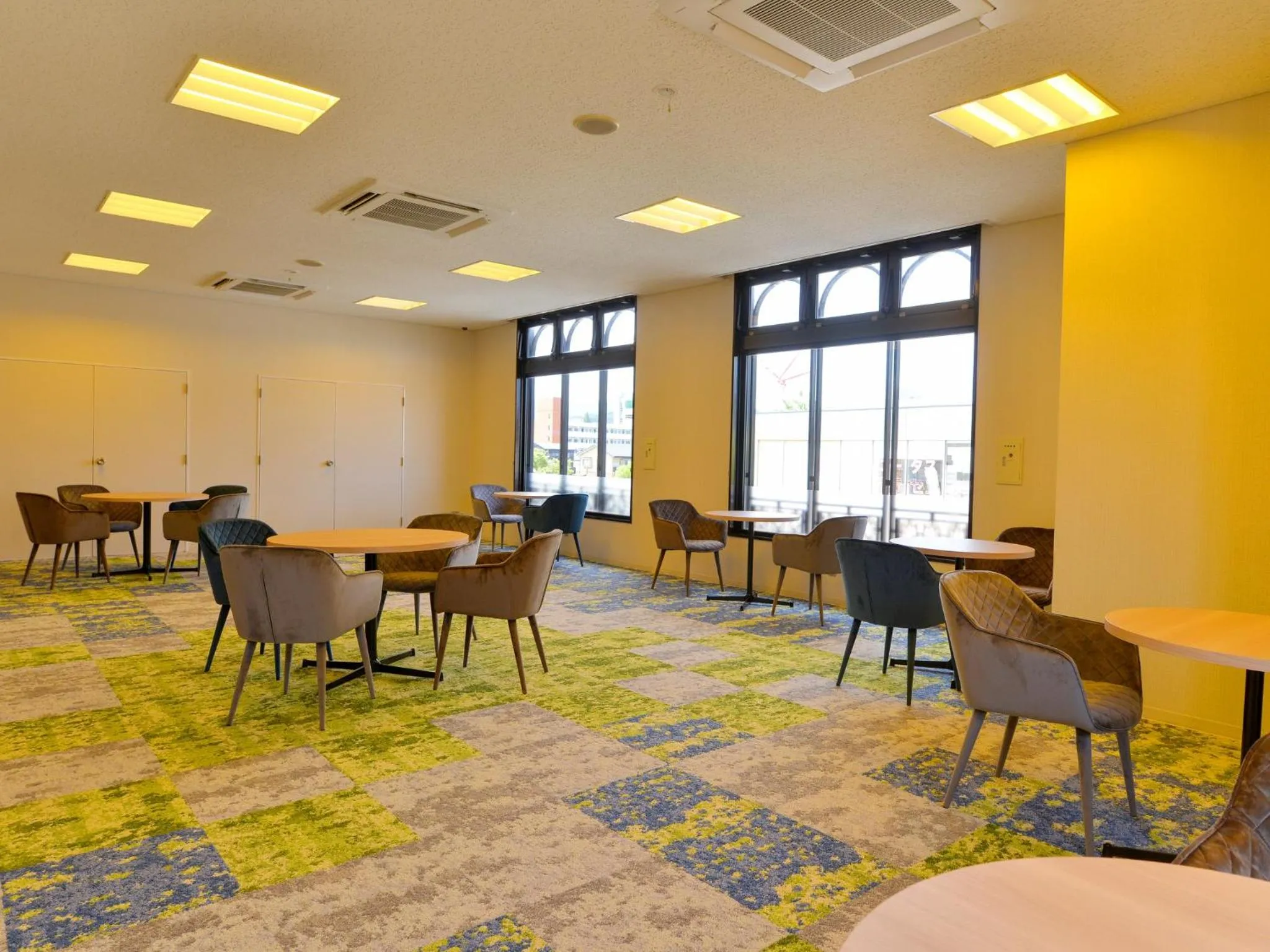 Communal lounge/ TV room in Hotel New Gaea Itoshima