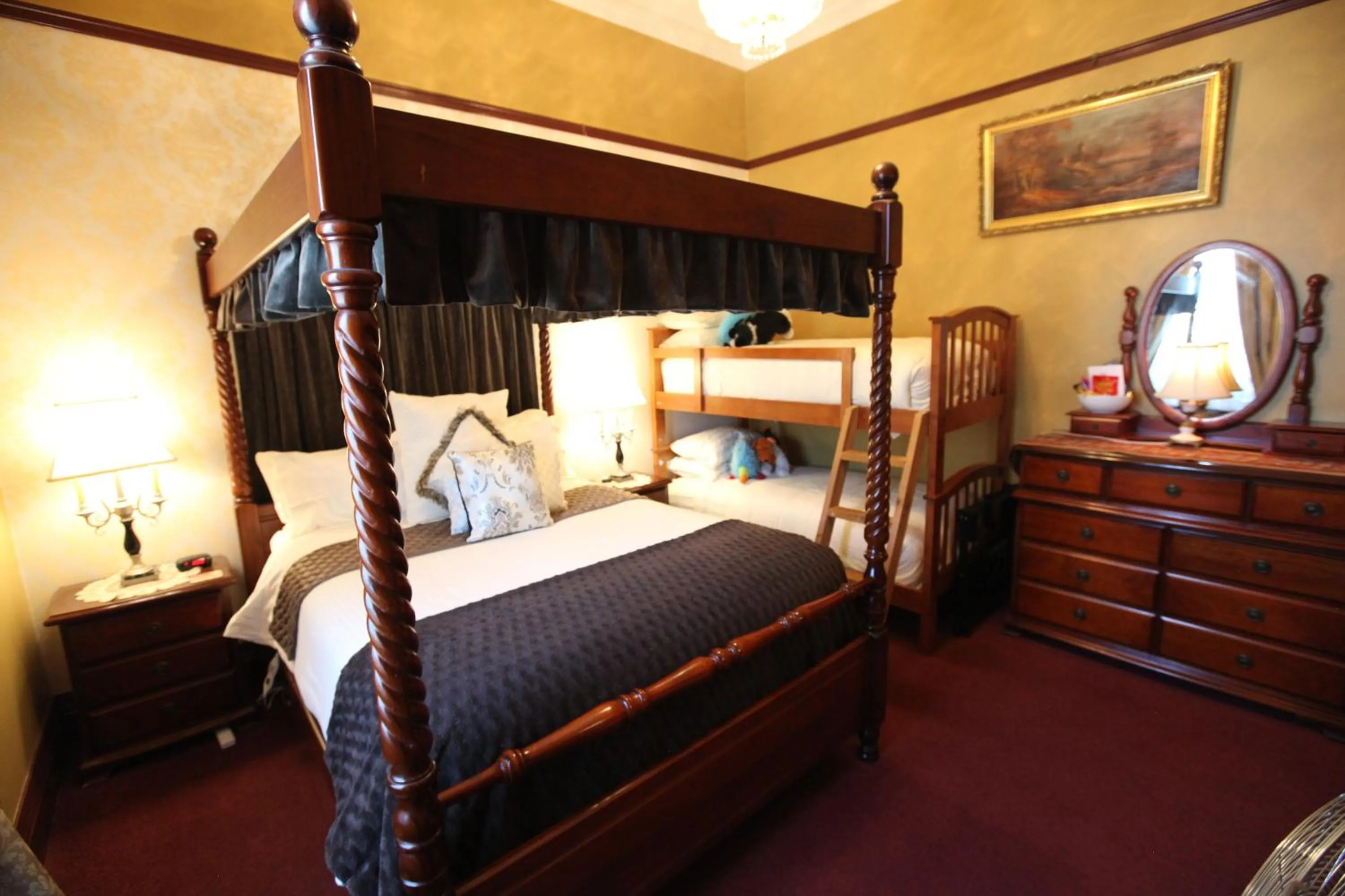 Bedroom, Bed in The Grand On Macfie