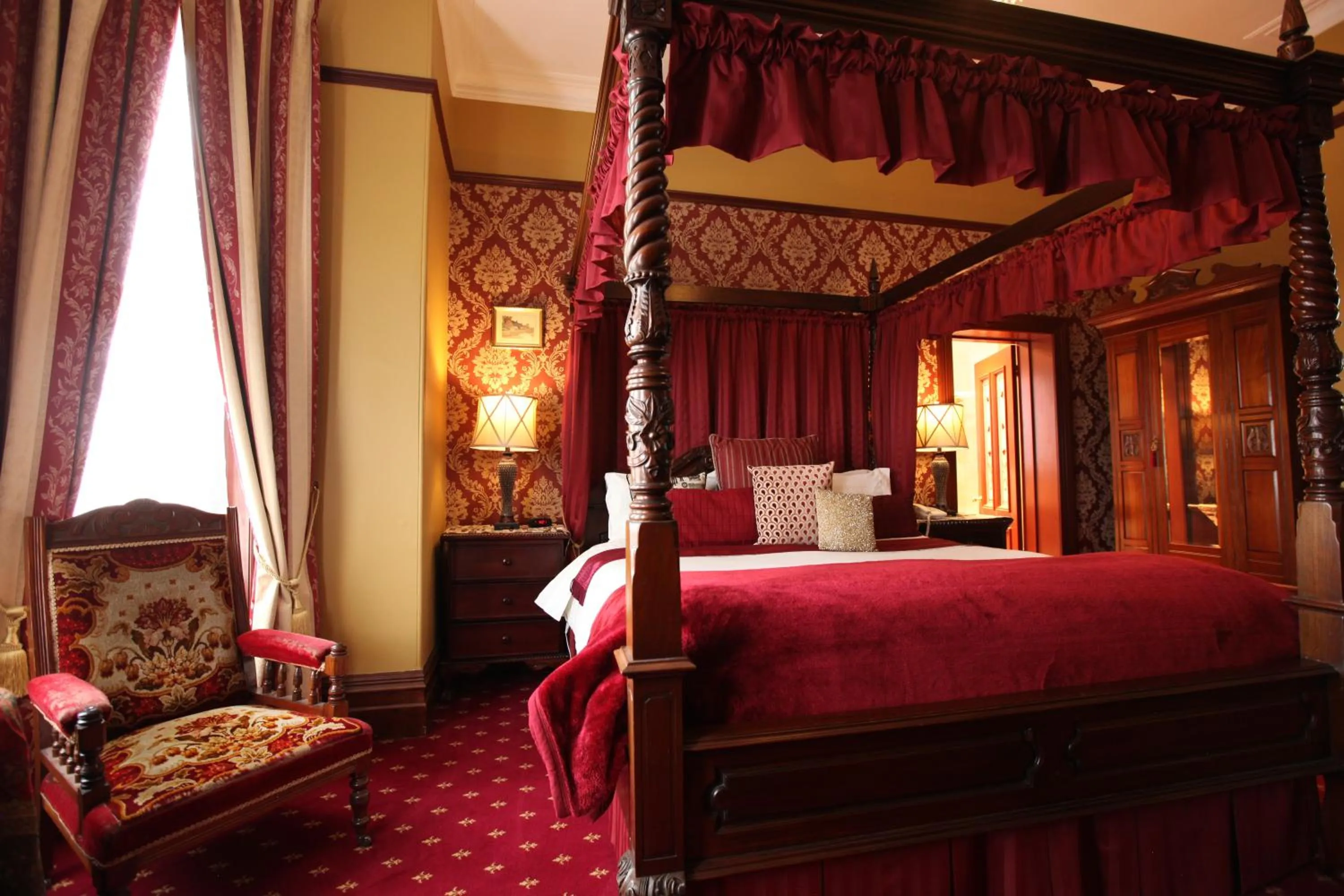 Bedroom, Bed in The Grand On Macfie
