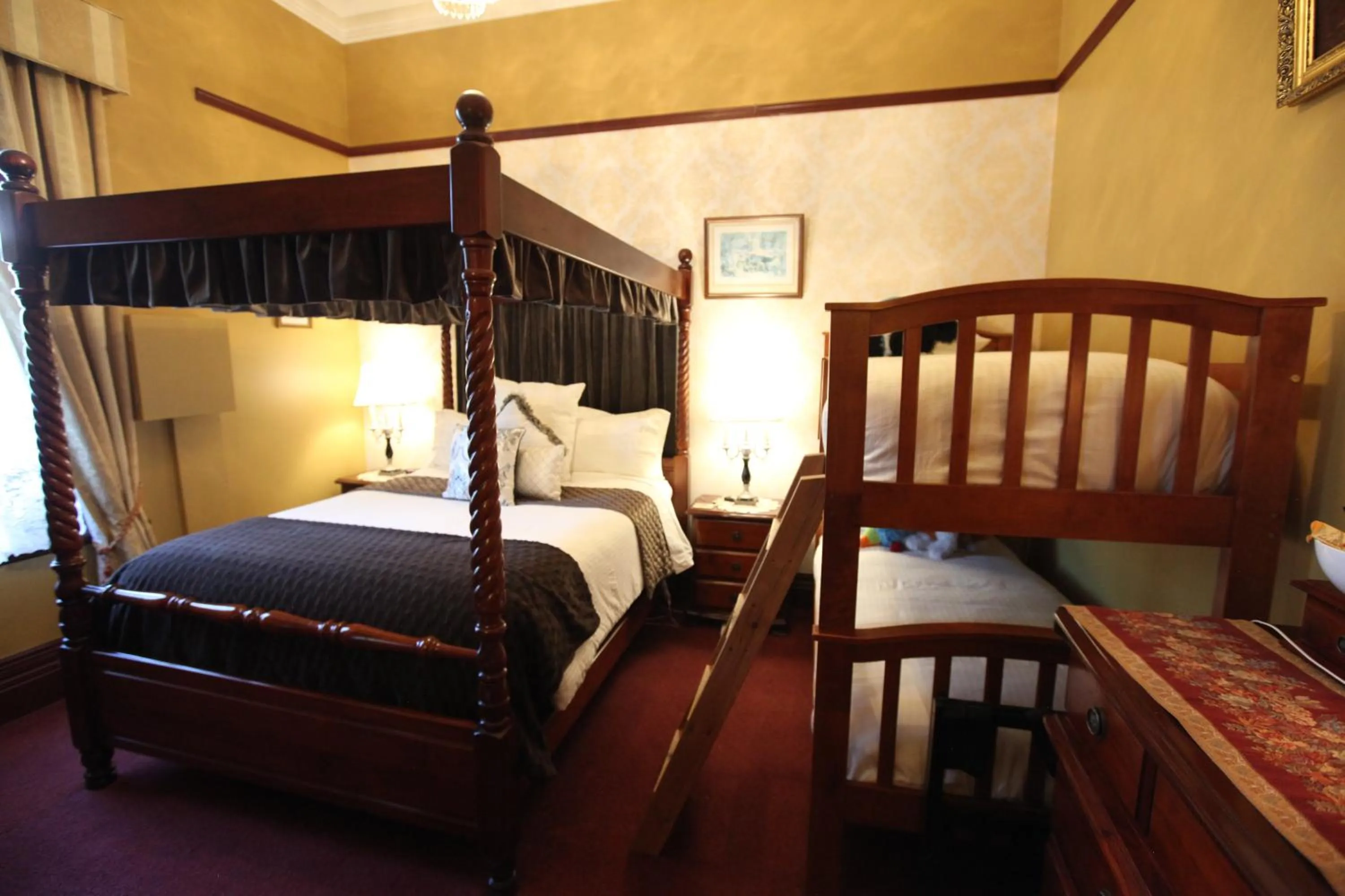 Bedroom, Bed in The Grand On Macfie