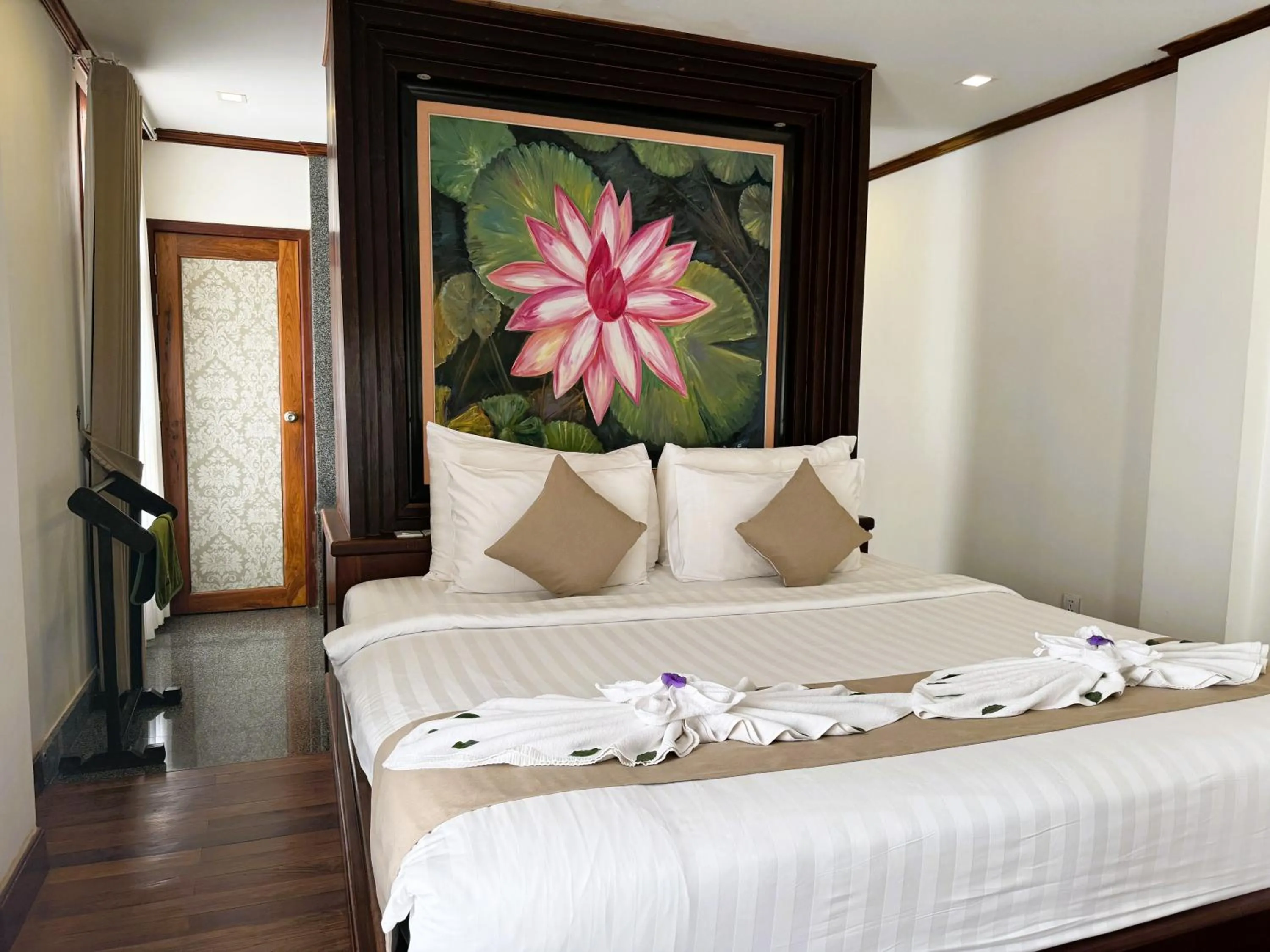 Toilet, Bed in Maison Saiko Angkor Boutique
