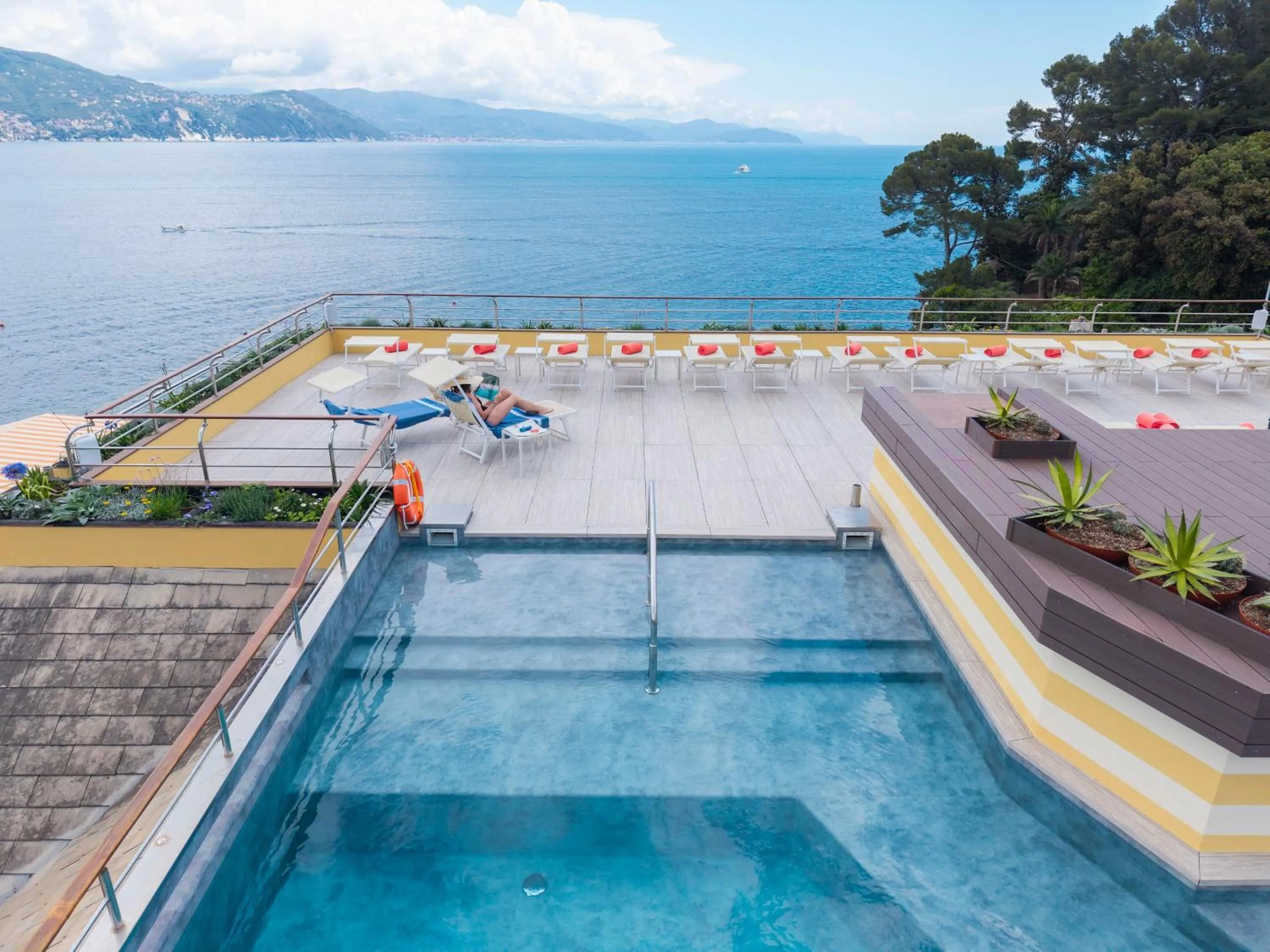 Swimming pool in Regina Elena Dependance