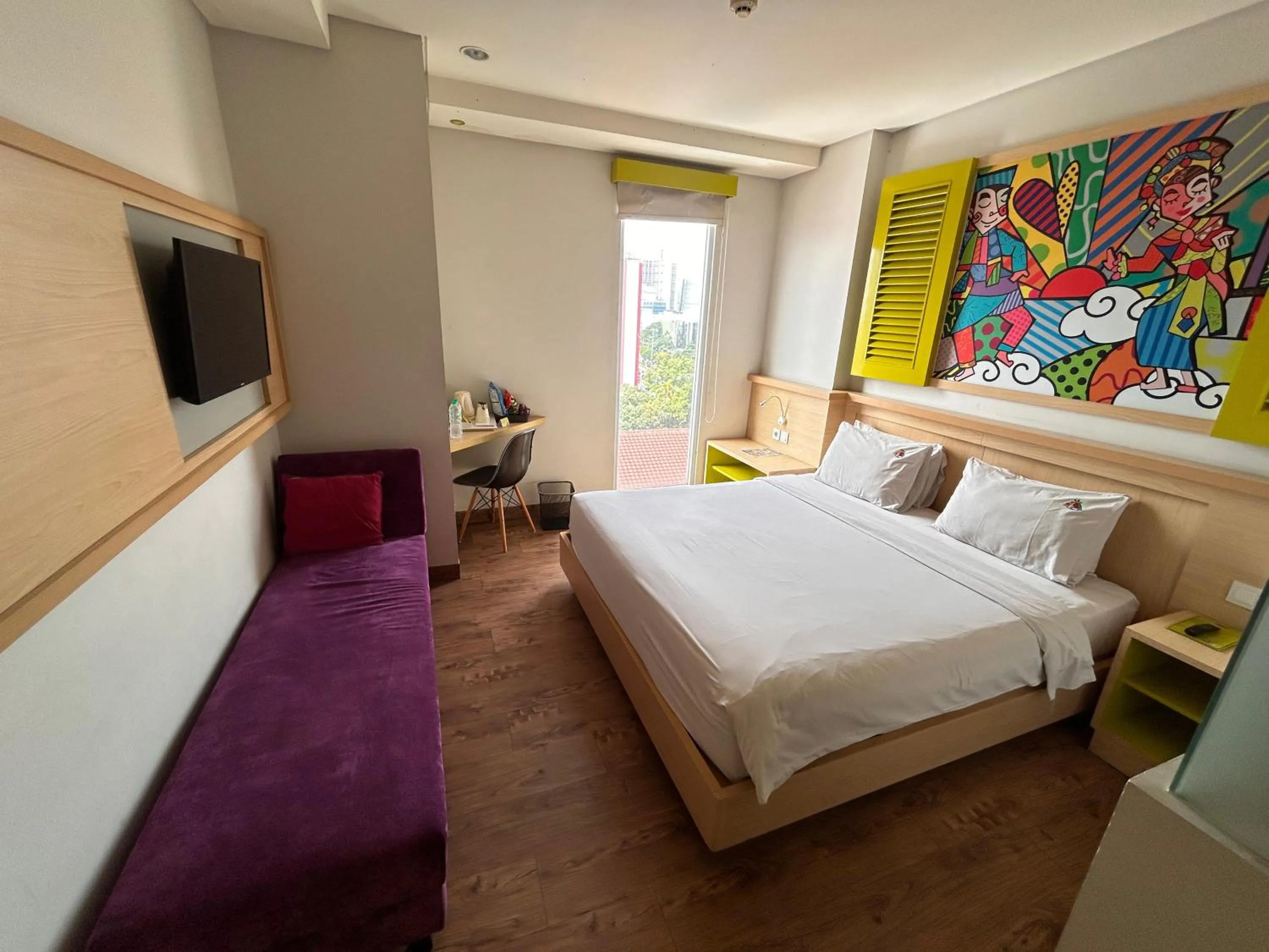 Bedroom, Bed in MaxoneHotels at Kramat