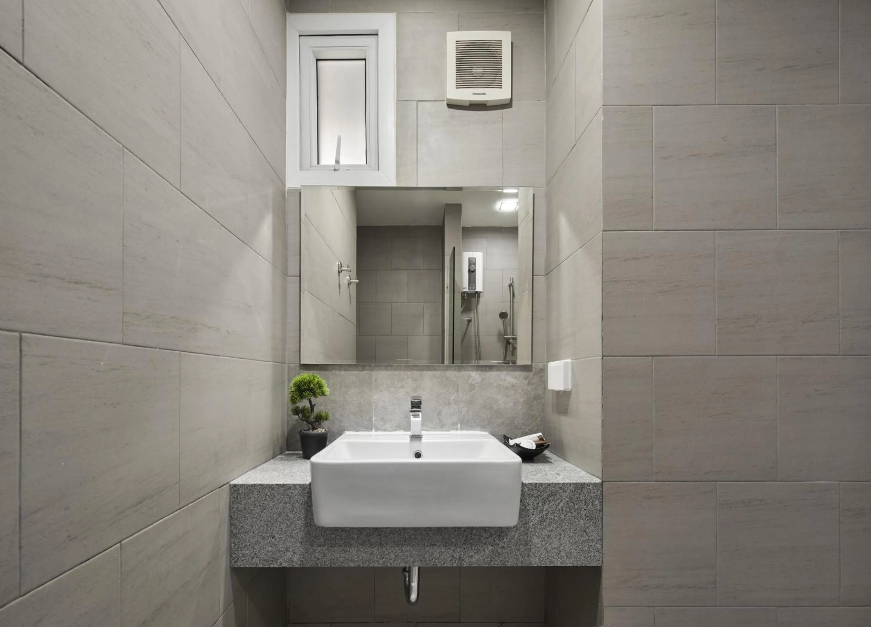 Bathroom in Nap In Fest