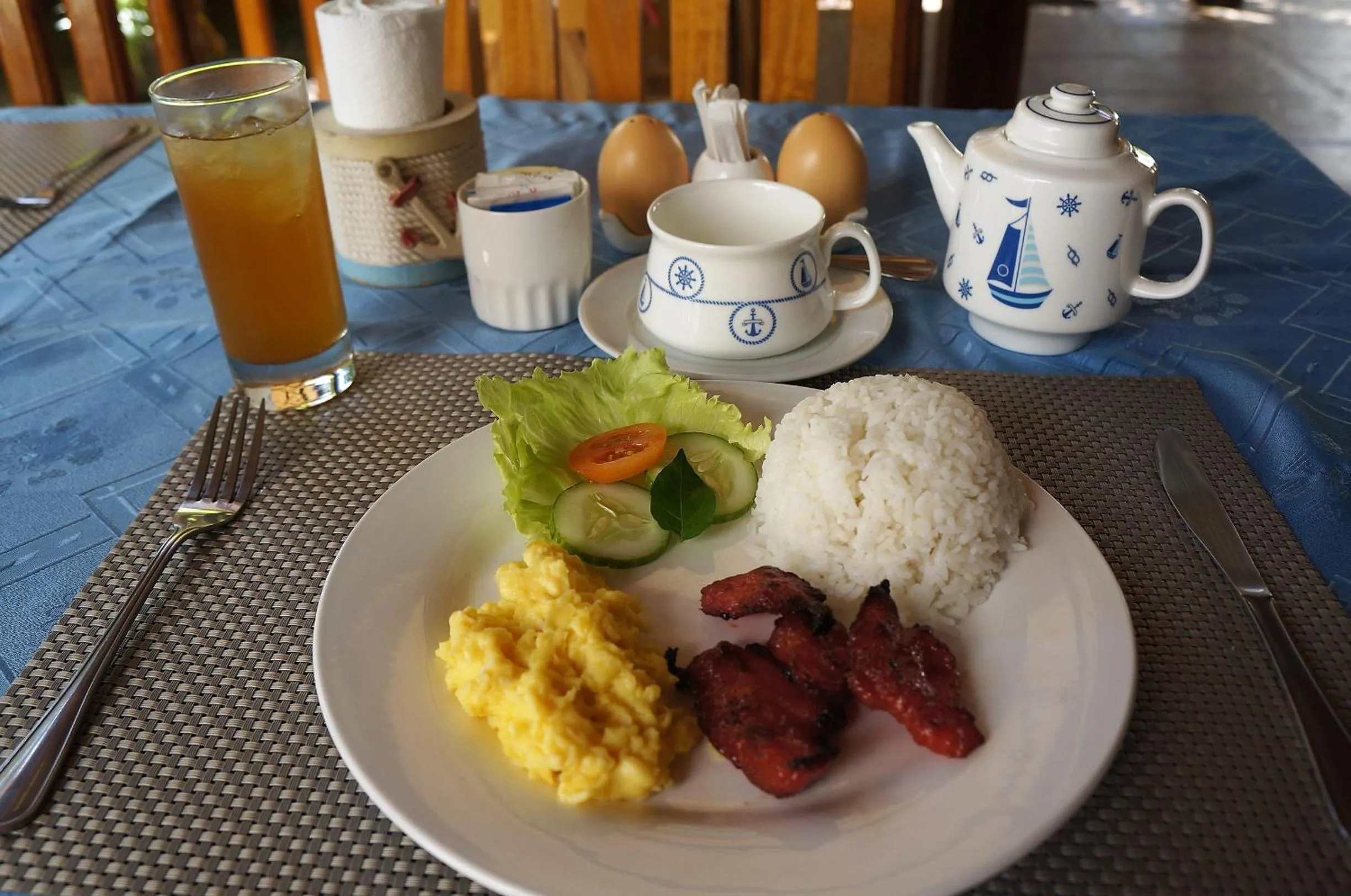 Breakfast in Captain's Lodge and Bar