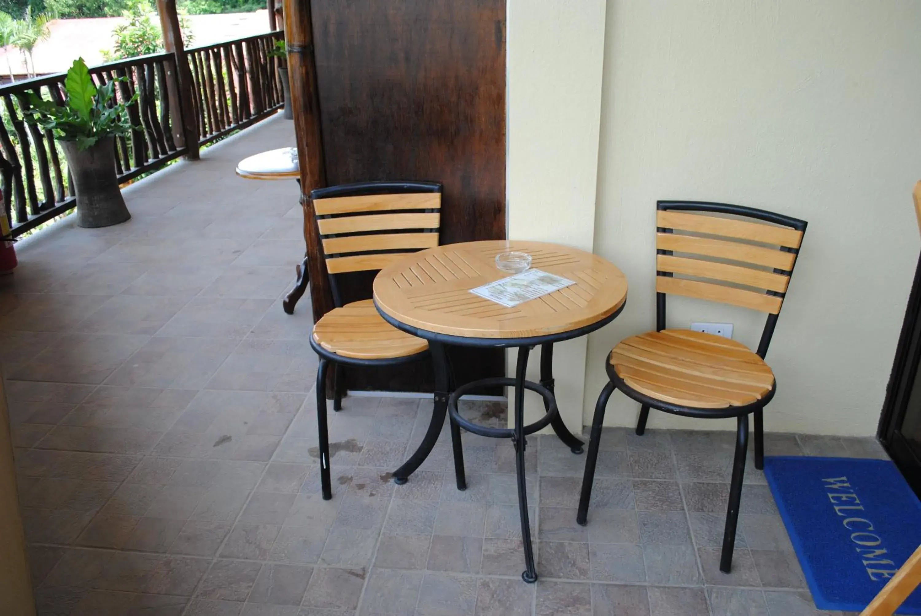 Balcony/Terrace, Dining Area in Captains Lodge and Bar