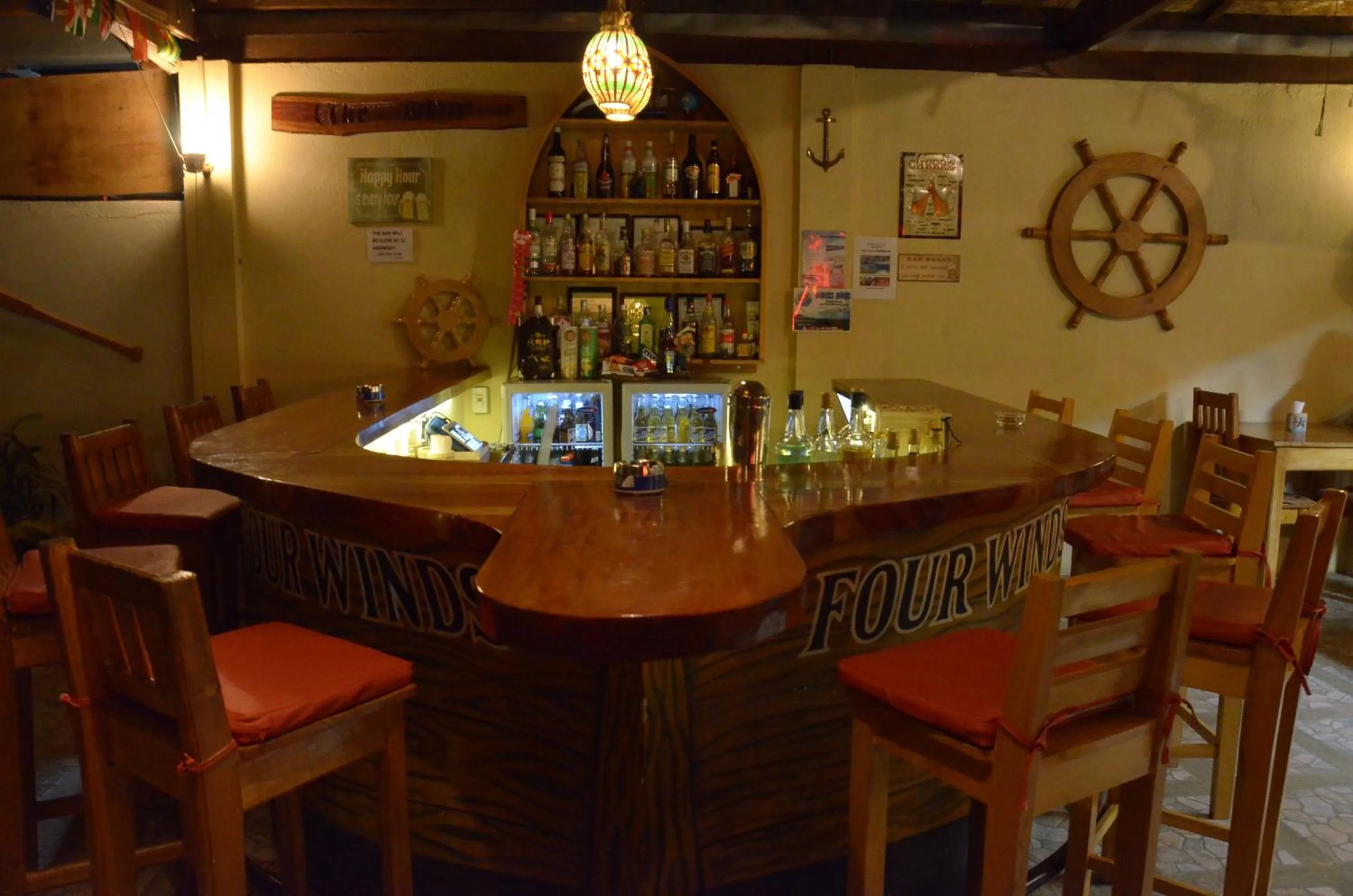 Lounge or bar in Captain's Lodge and Bar