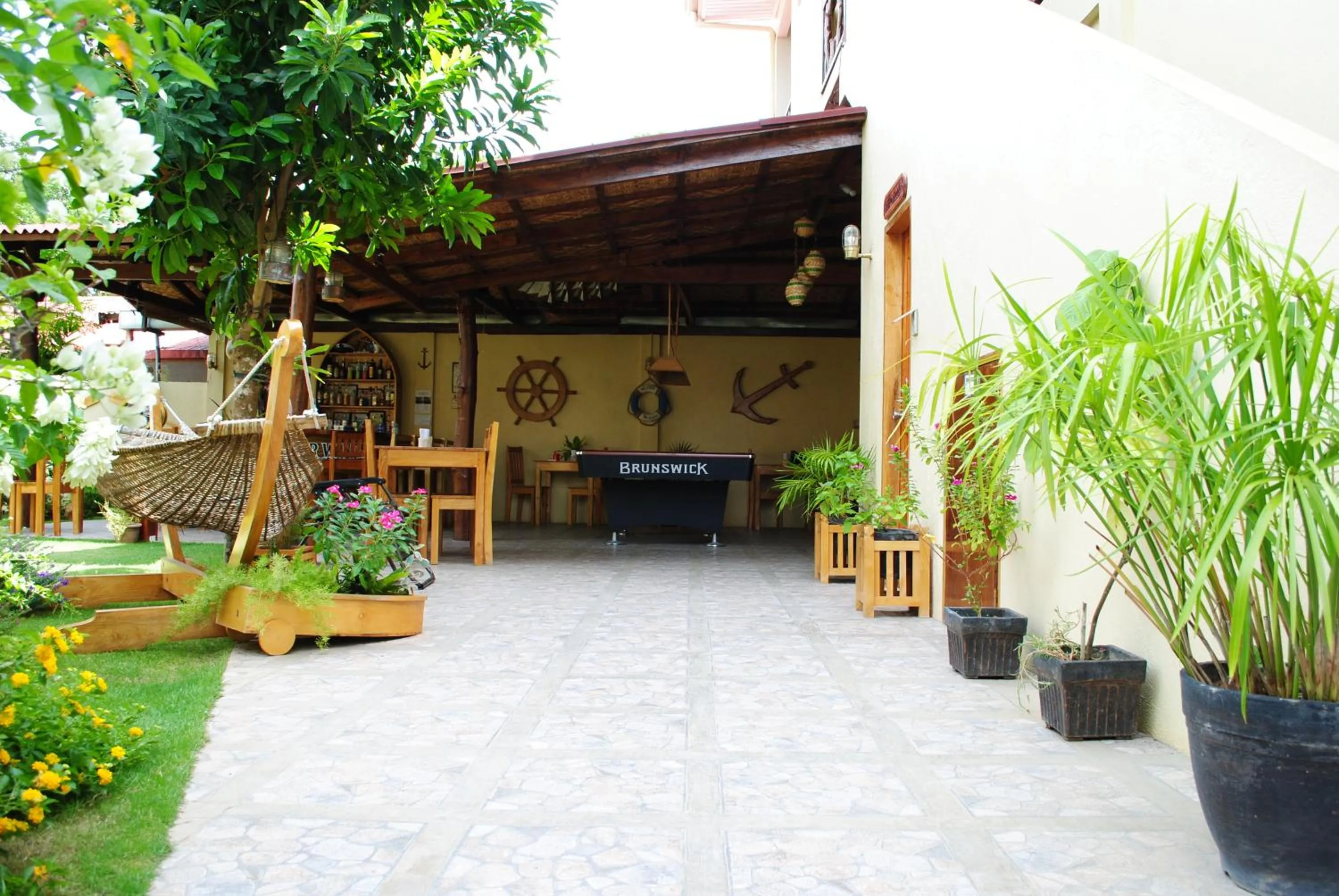 Lounge or bar in Captain's Lodge and Bar