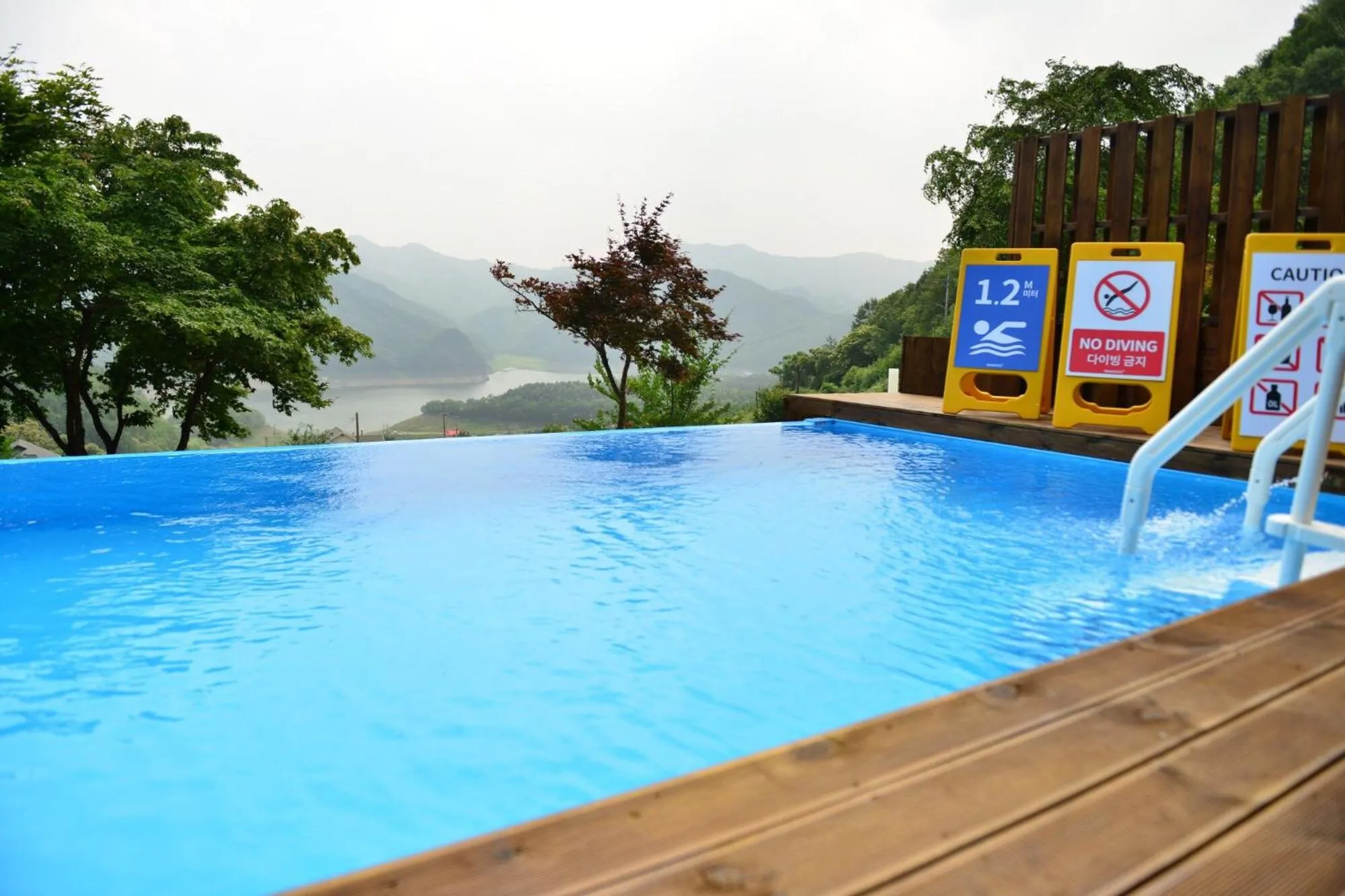 Swimming pool in Penatess Pool Villa