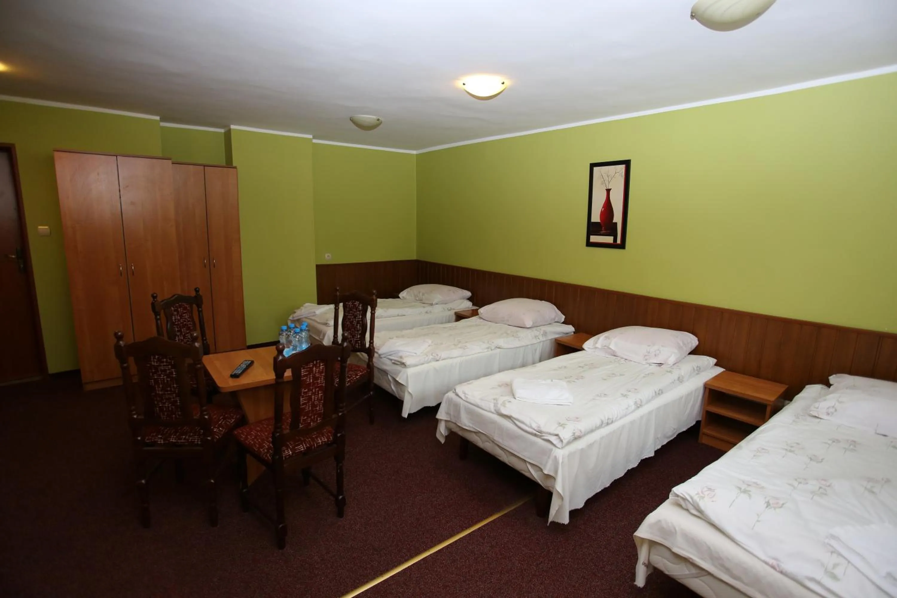 Photo of the whole room, Bed in Hotel Kakadu