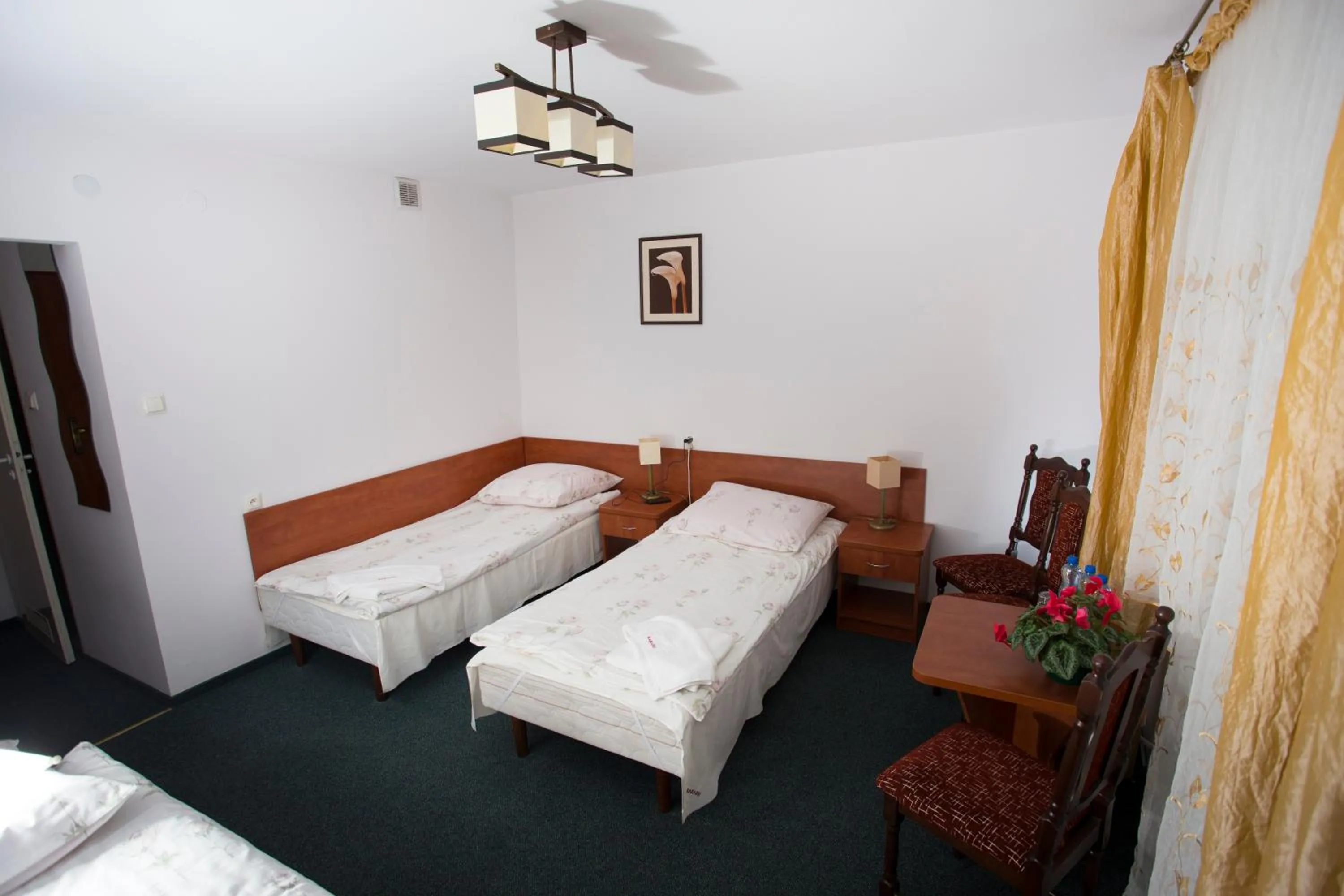 Photo of the whole room, Bed in Hotel Kakadu