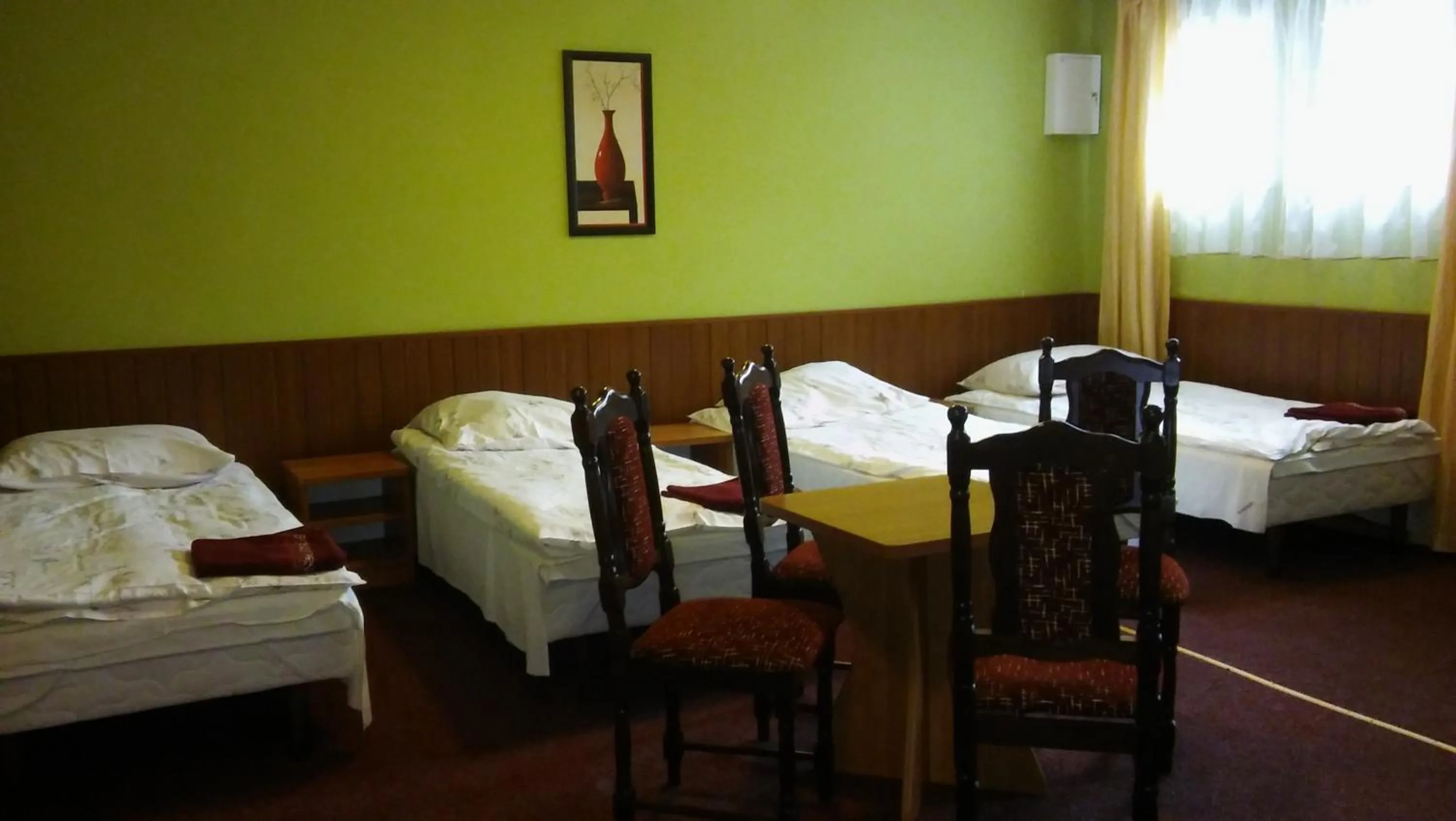 Photo of the whole room, Bed in Hotel Kakadu