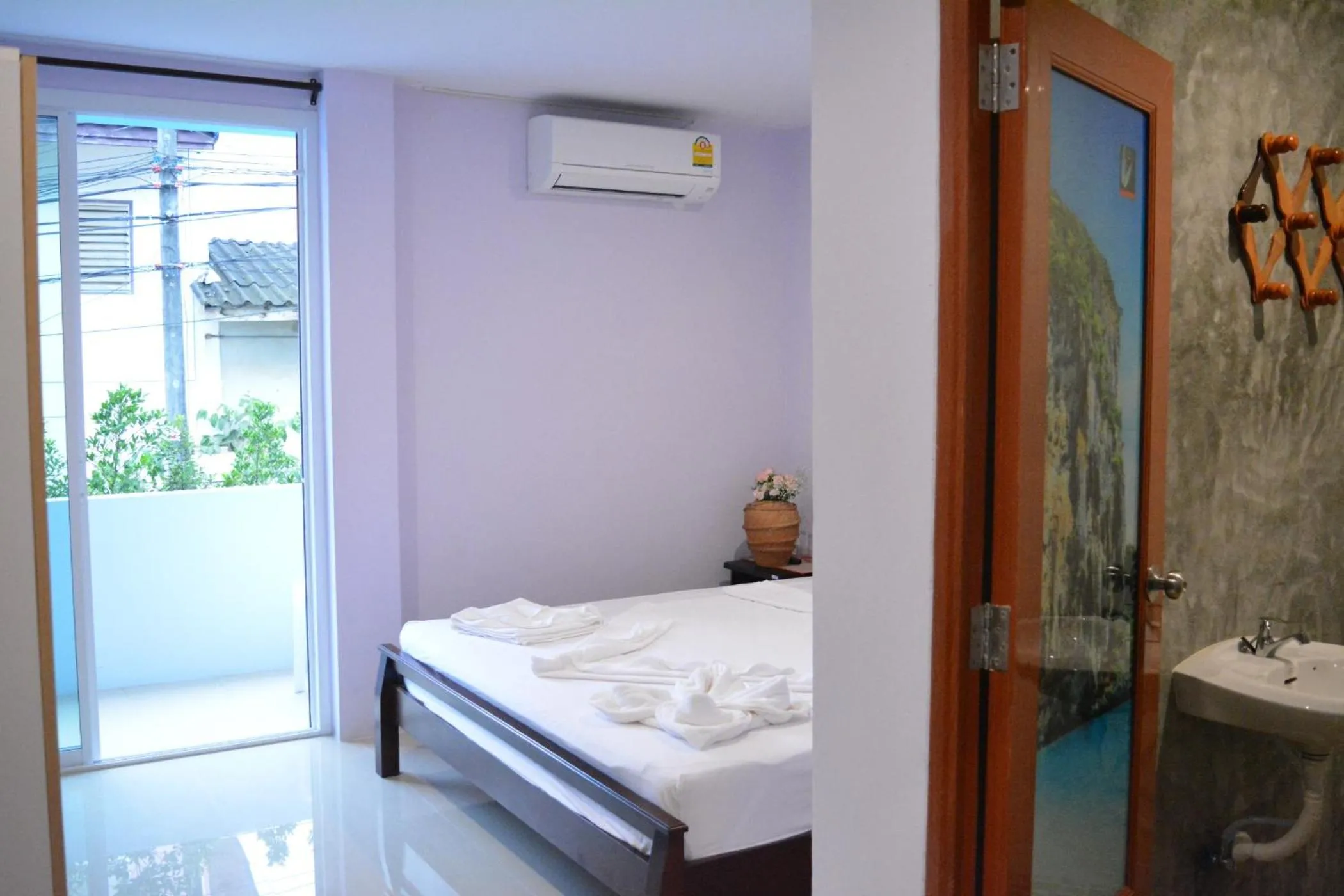 Bathroom, Bed in zzeehouse