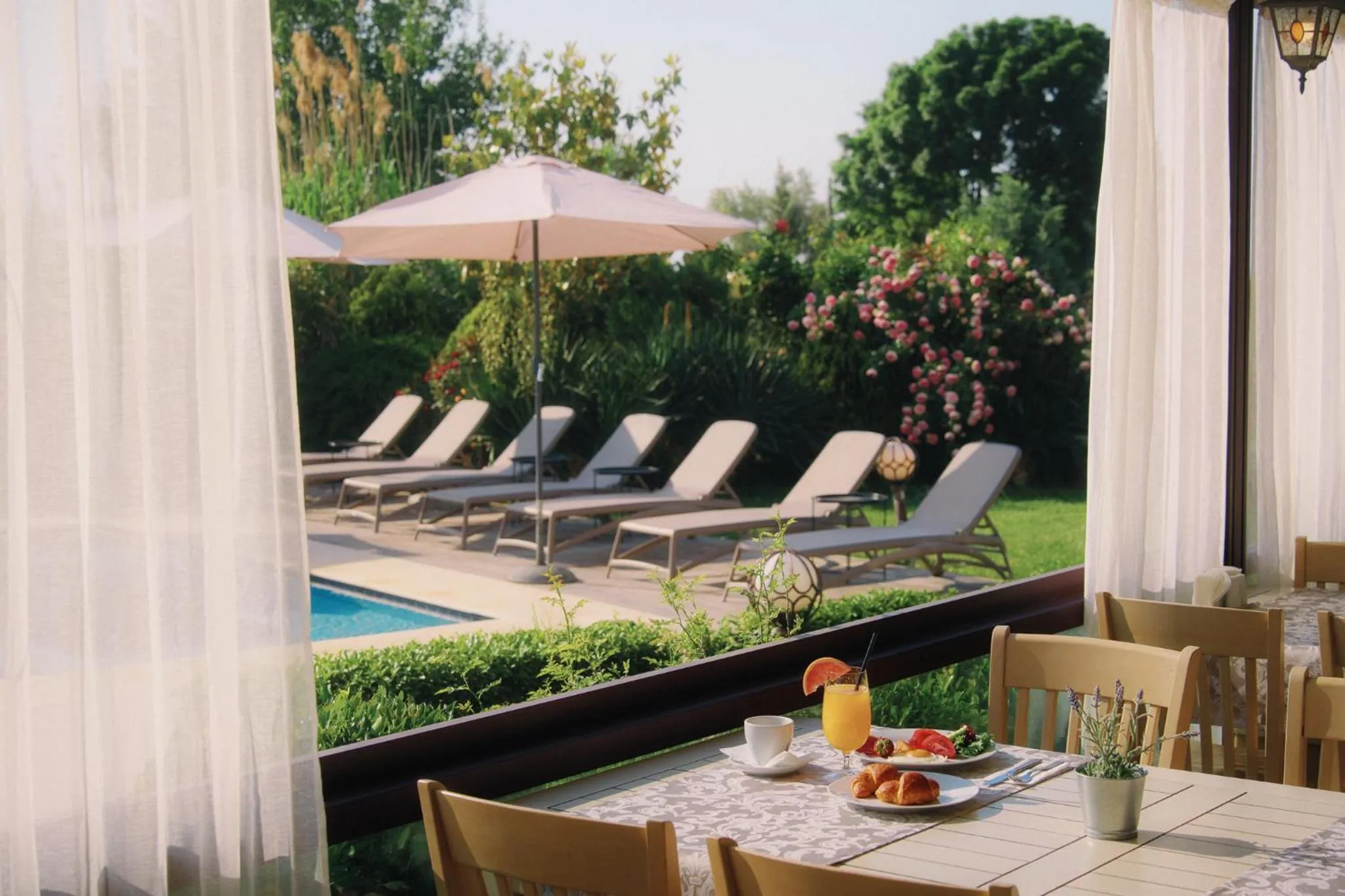 Sunny Castle Hotel - All Inclusive, Beach and Free parking