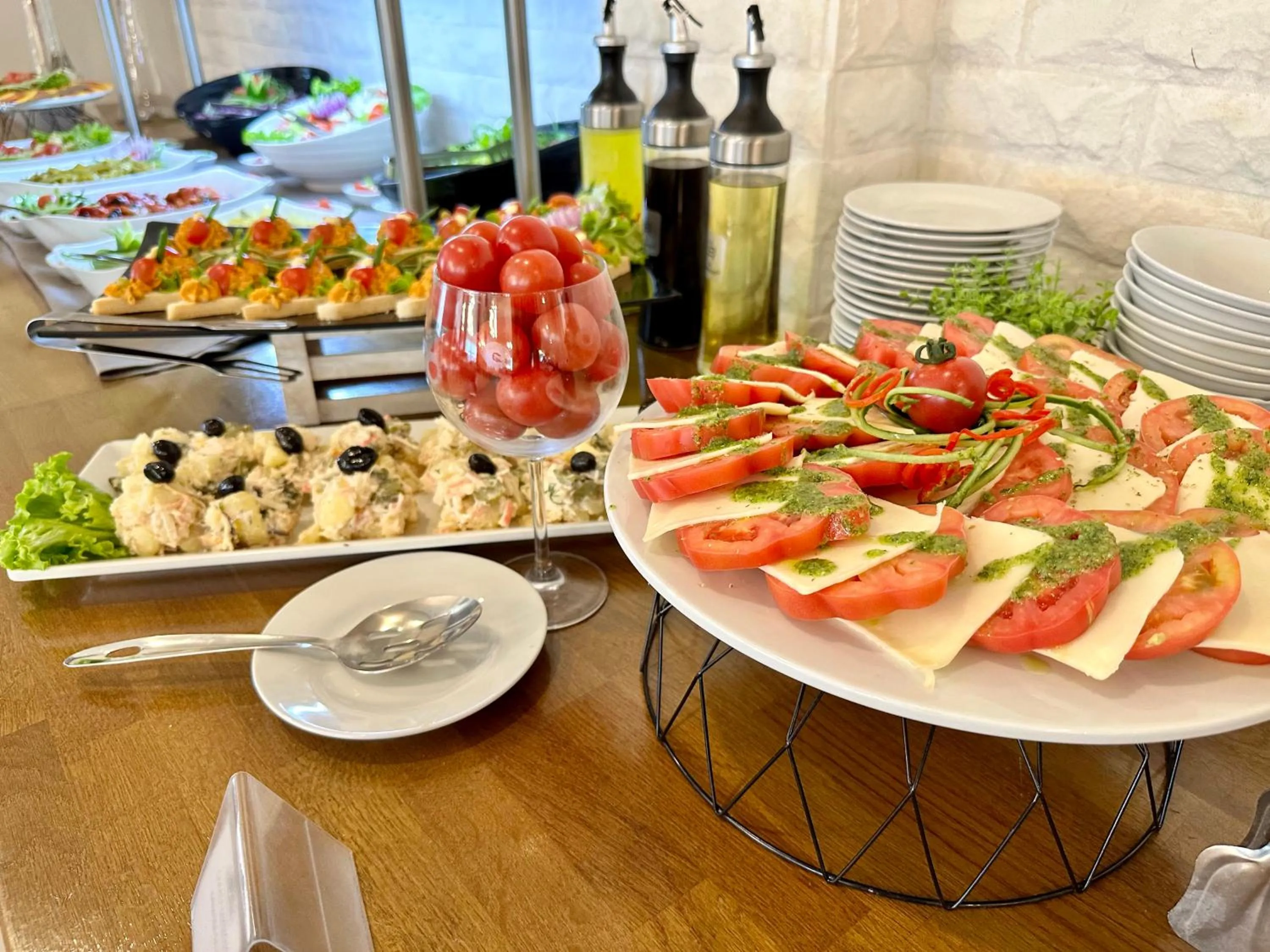 Sunny Castle Hotel - All Inclusive, Beach and Free parking