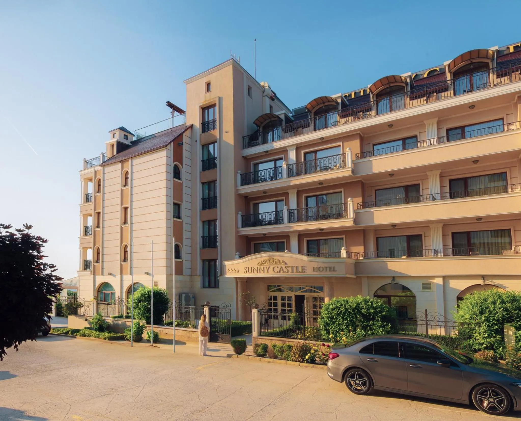 Sunny Castle Hotel - All Inclusive, Beach and Free parking