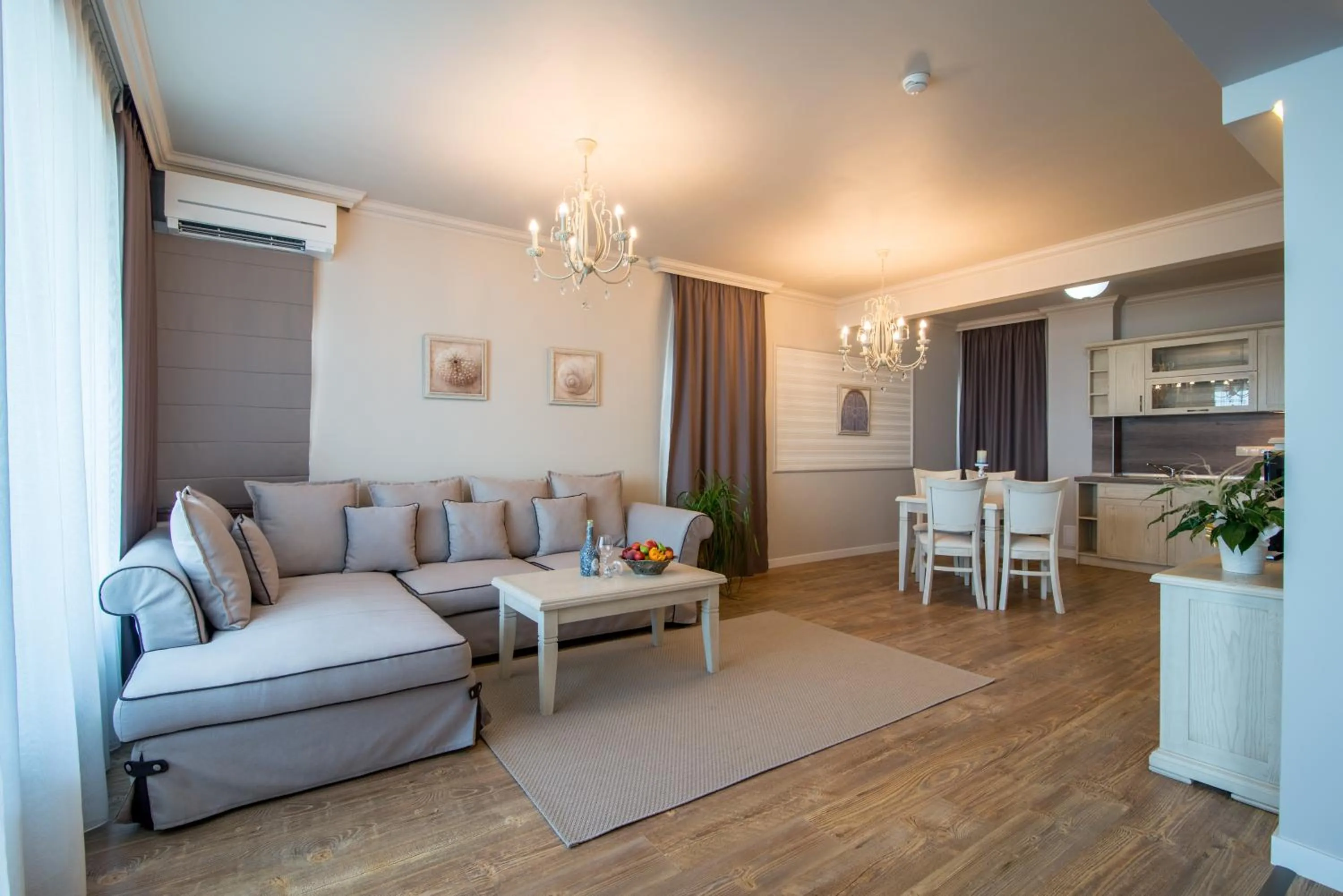 Living room in Sunny Castle Hotel - All Inclusive, Beach and Free parking