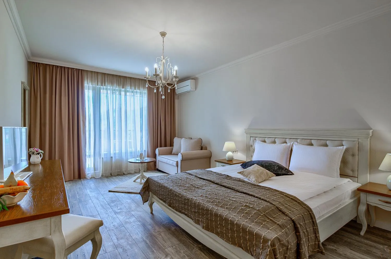 Bed in Sunny Castle Hotel - All Inclusive, Beach and Free parking