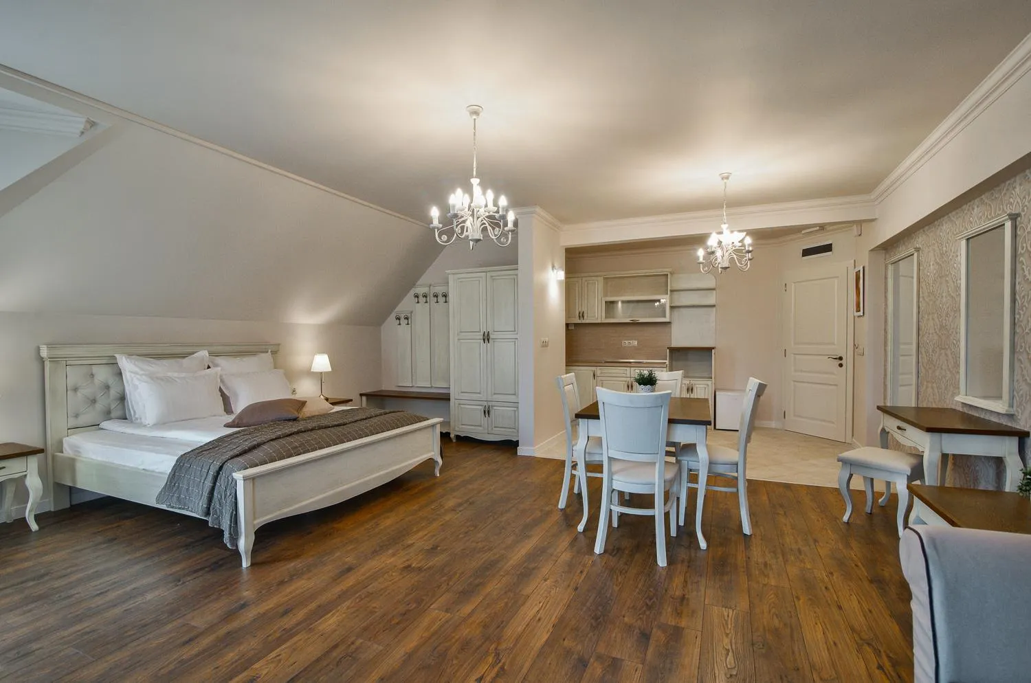 Bed in Sunny Castle Hotel - All Inclusive, Beach and Free parking