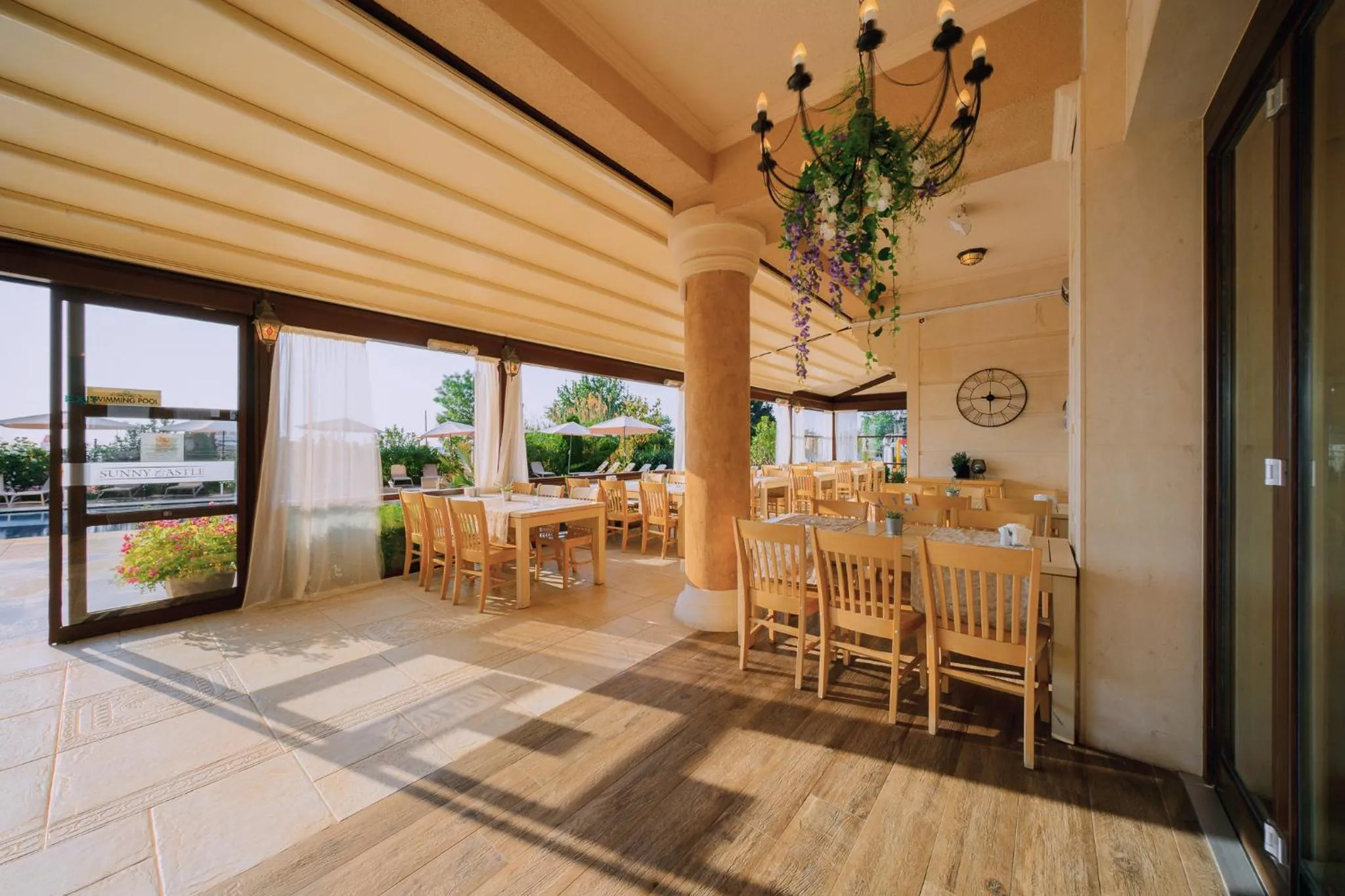 Sunny Castle Hotel - All Inclusive, Beach and Free parking