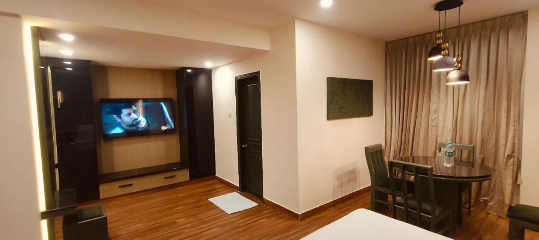 Dining area in Hotel Grand Residence