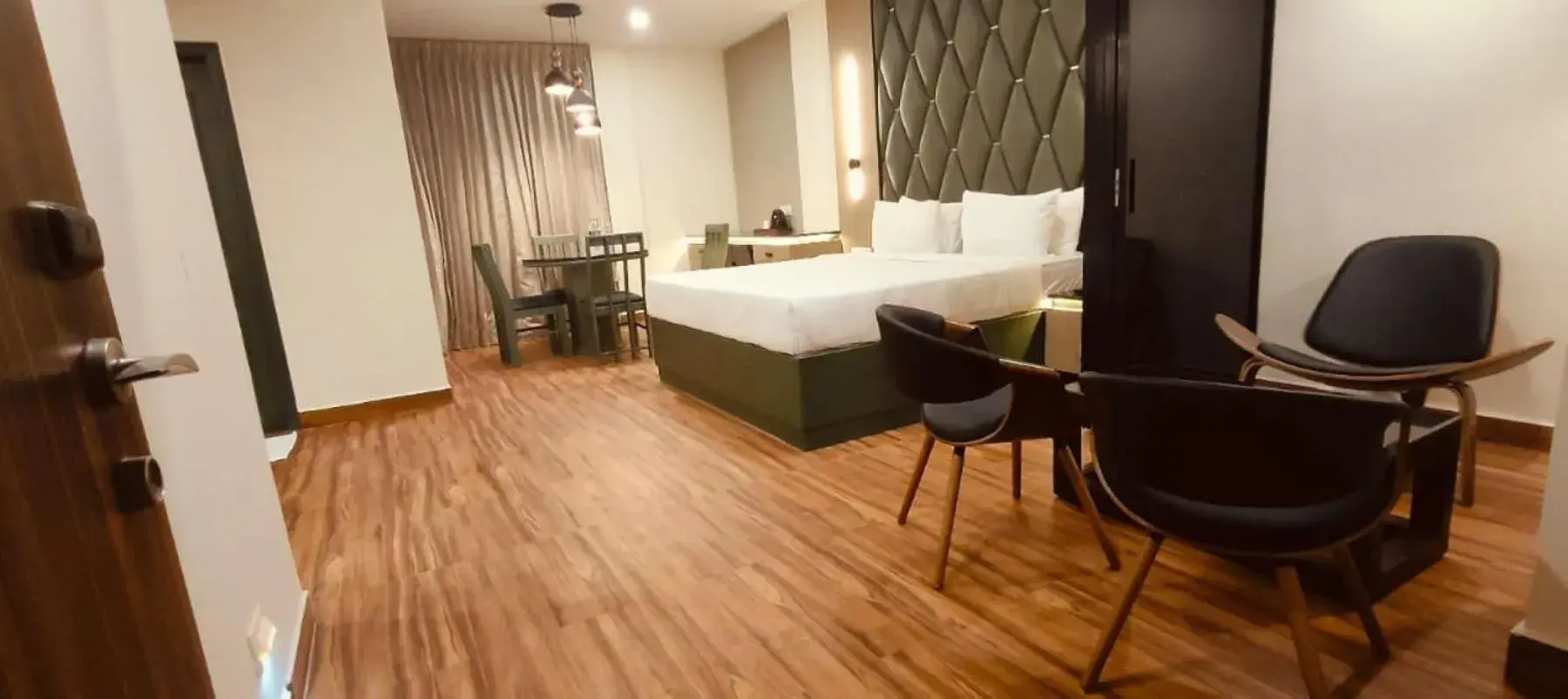 View (from property/room), Bed in Hotel Grand Residence View (from property/room), Bed in Hotel Grand Residence