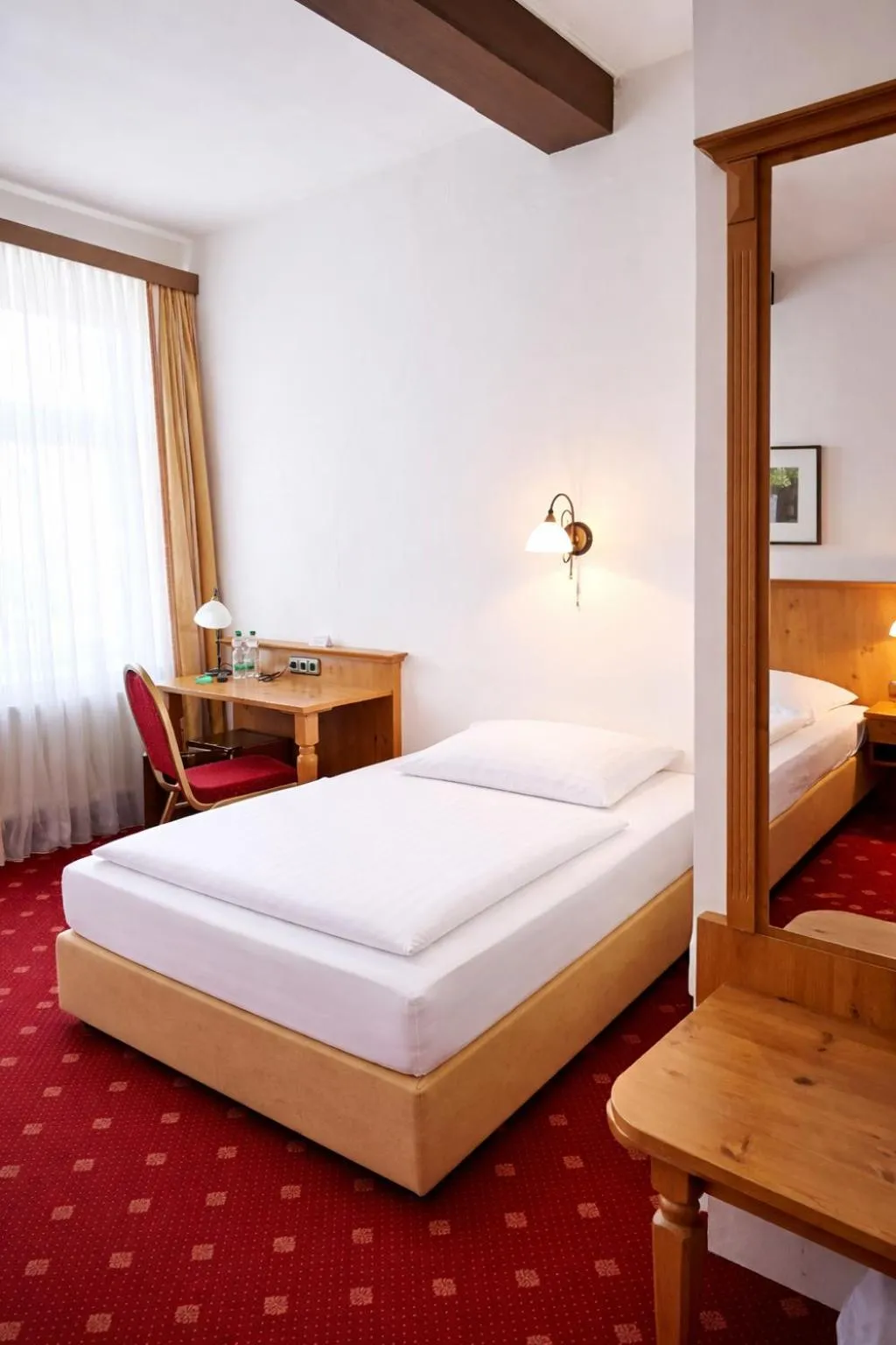 Property building, Bed in Gasthof Klement