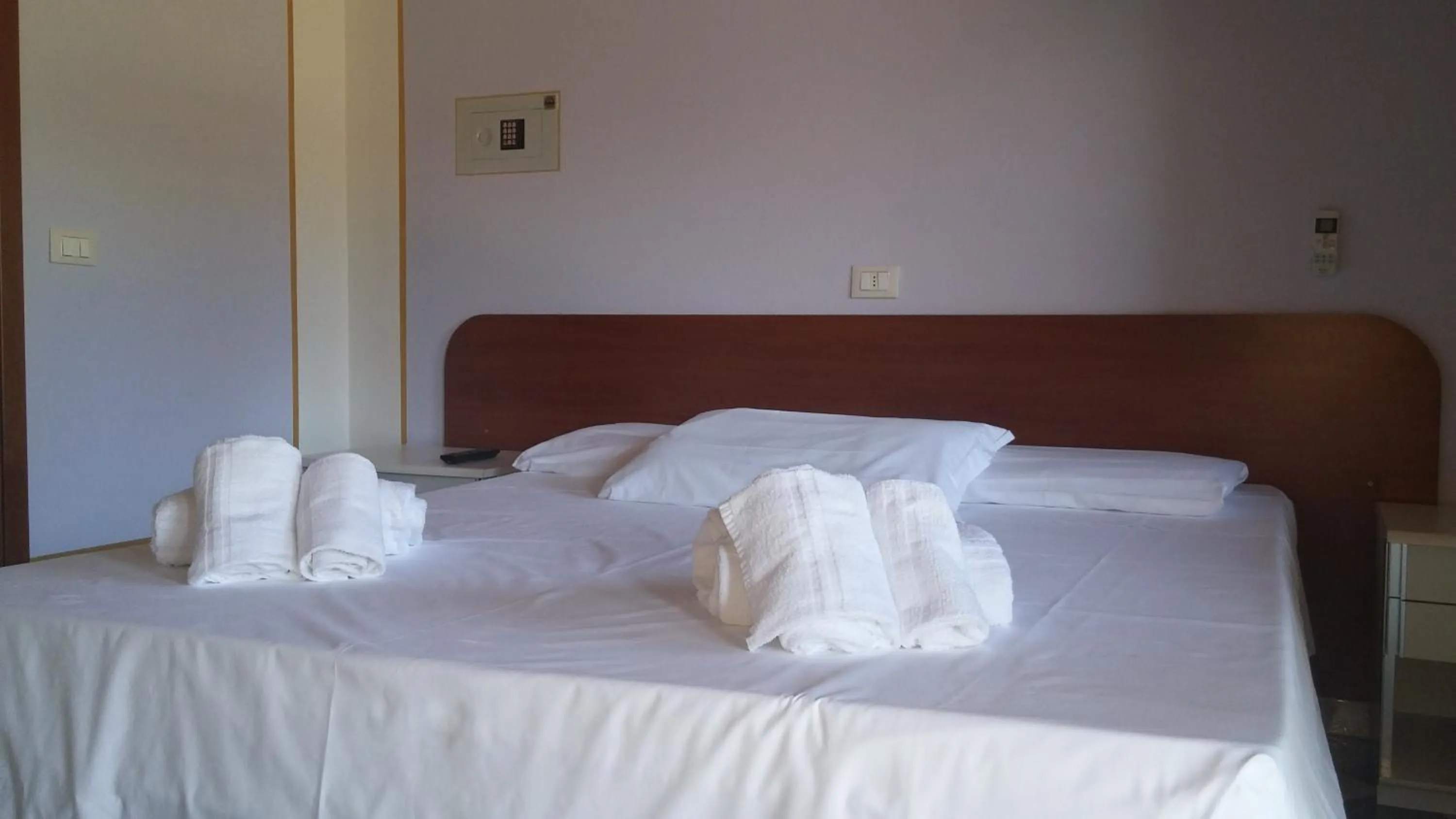 Photo of the whole room, Bed in Albergo Dell'angelo