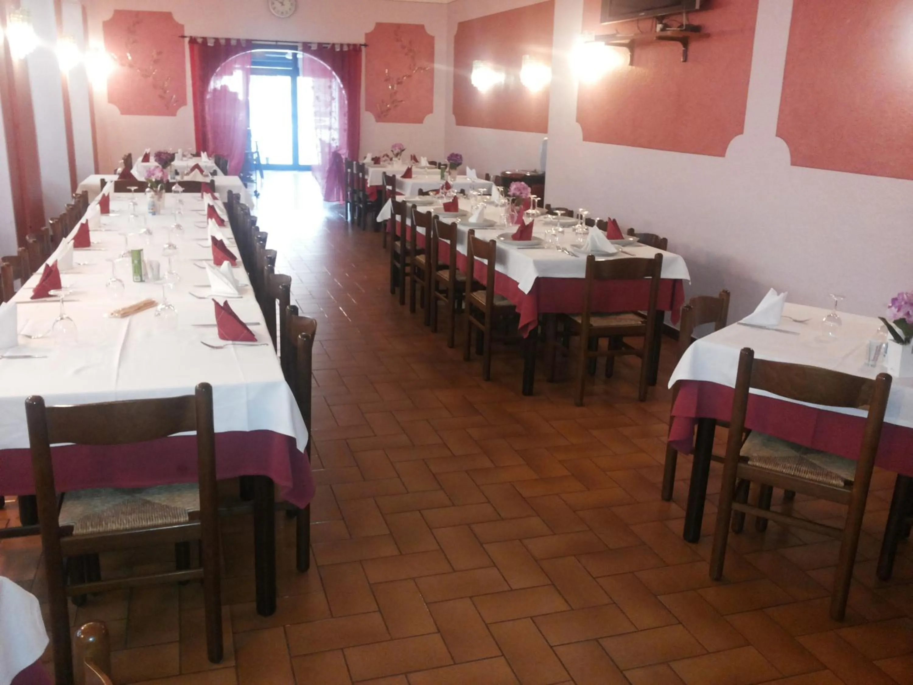 Restaurant/places to eat in Albergo Dell'angelo
