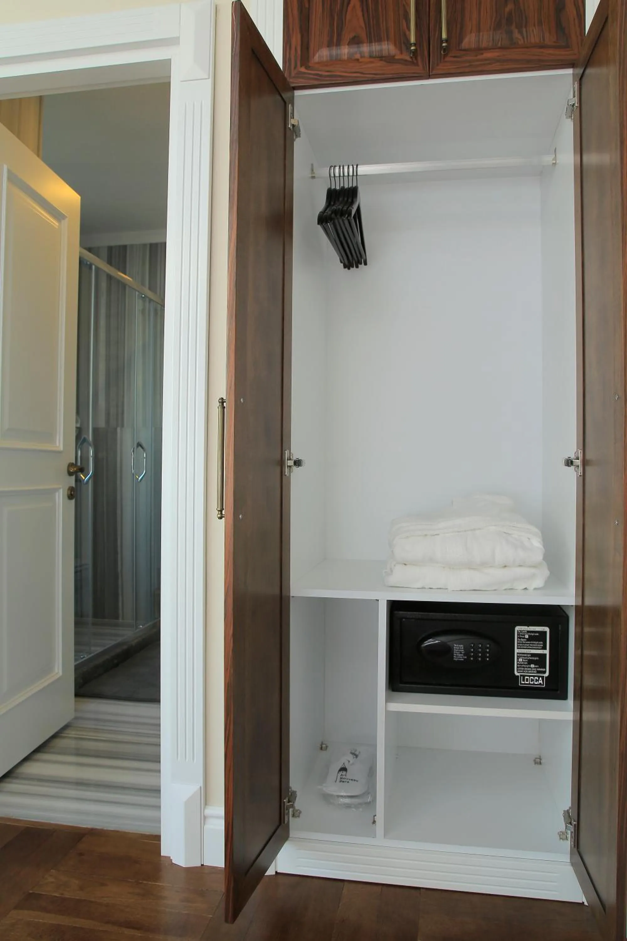 Other in Art Nouveau Pera