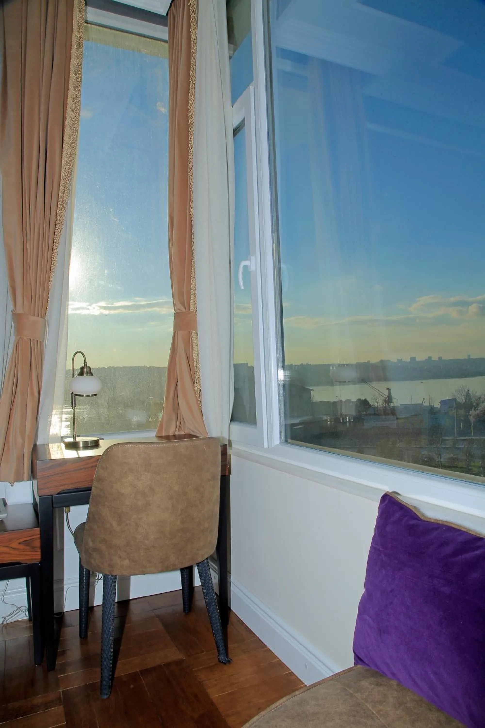 Bedroom in Art Nouveau Pera