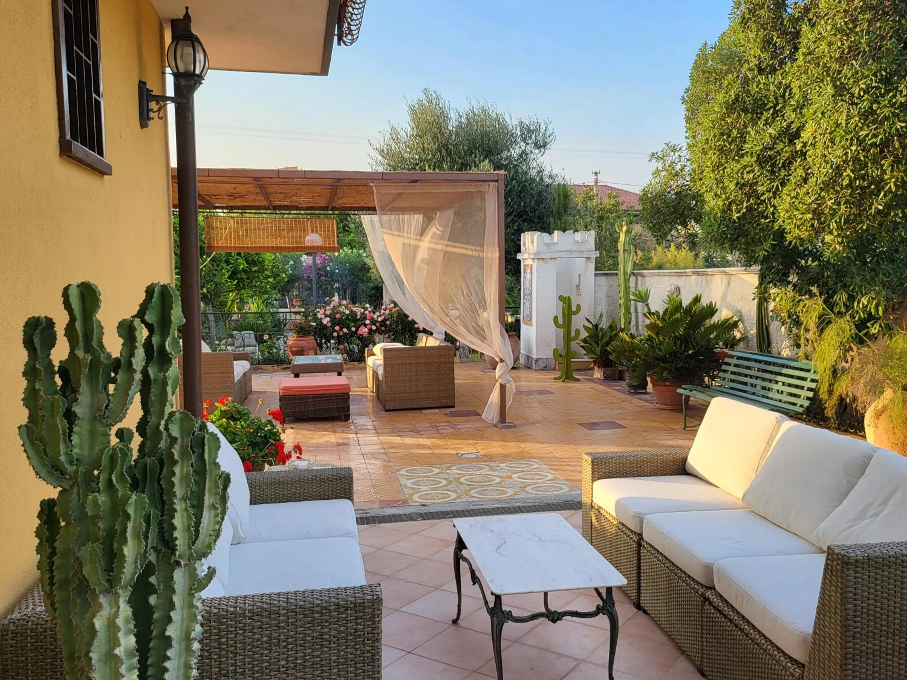 Seating area in Villa Sicels - Agnone Beach - Syracuse