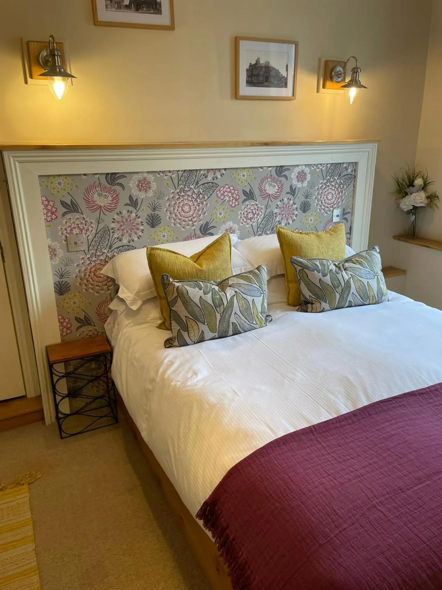 Bedroom, Bed in The White Hart