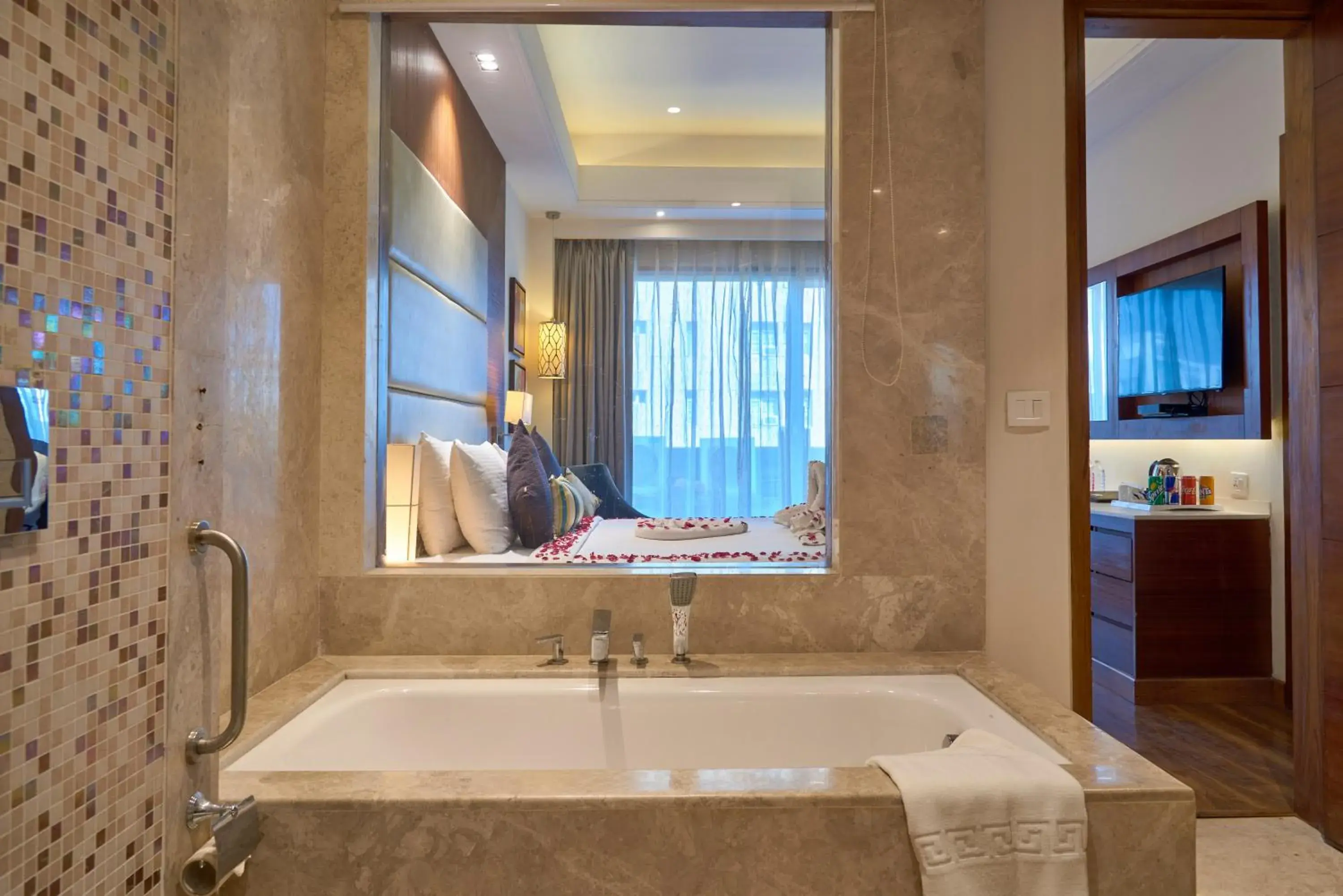 Bathroom, Bed in The P L Palace Agra Bathroom, Bed in The P L Palace Agra