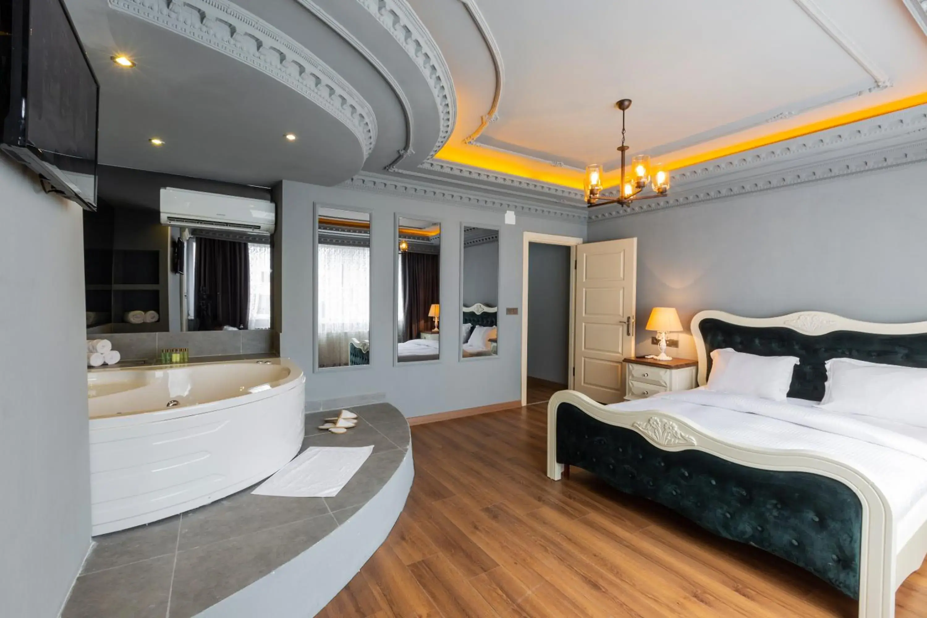 Two-Bedroom Apartment with Jacuzzi in REAL KiNG RESiDANCE Two-Bedroom Apartment with Jacuzzi in REAL KiNG RESiDANCE