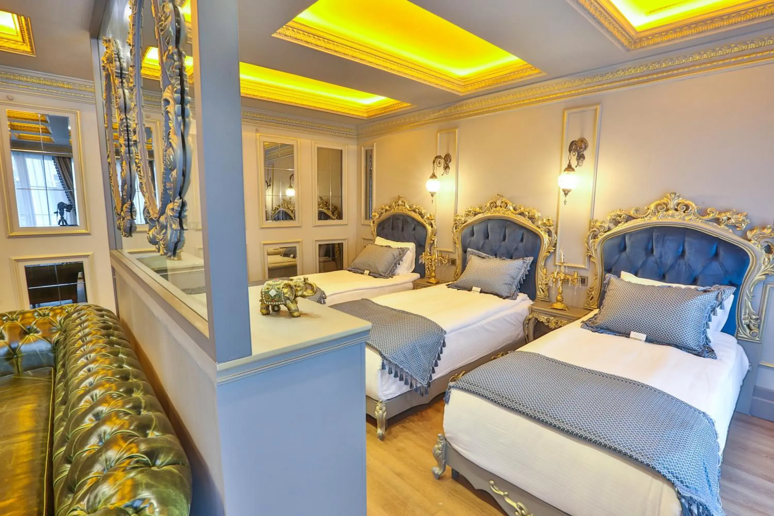 Luxury Two-Bedroom Suite in REAL KiNG RESiDANCE Luxury Two-Bedroom Suite in REAL KiNG RESiDANCE