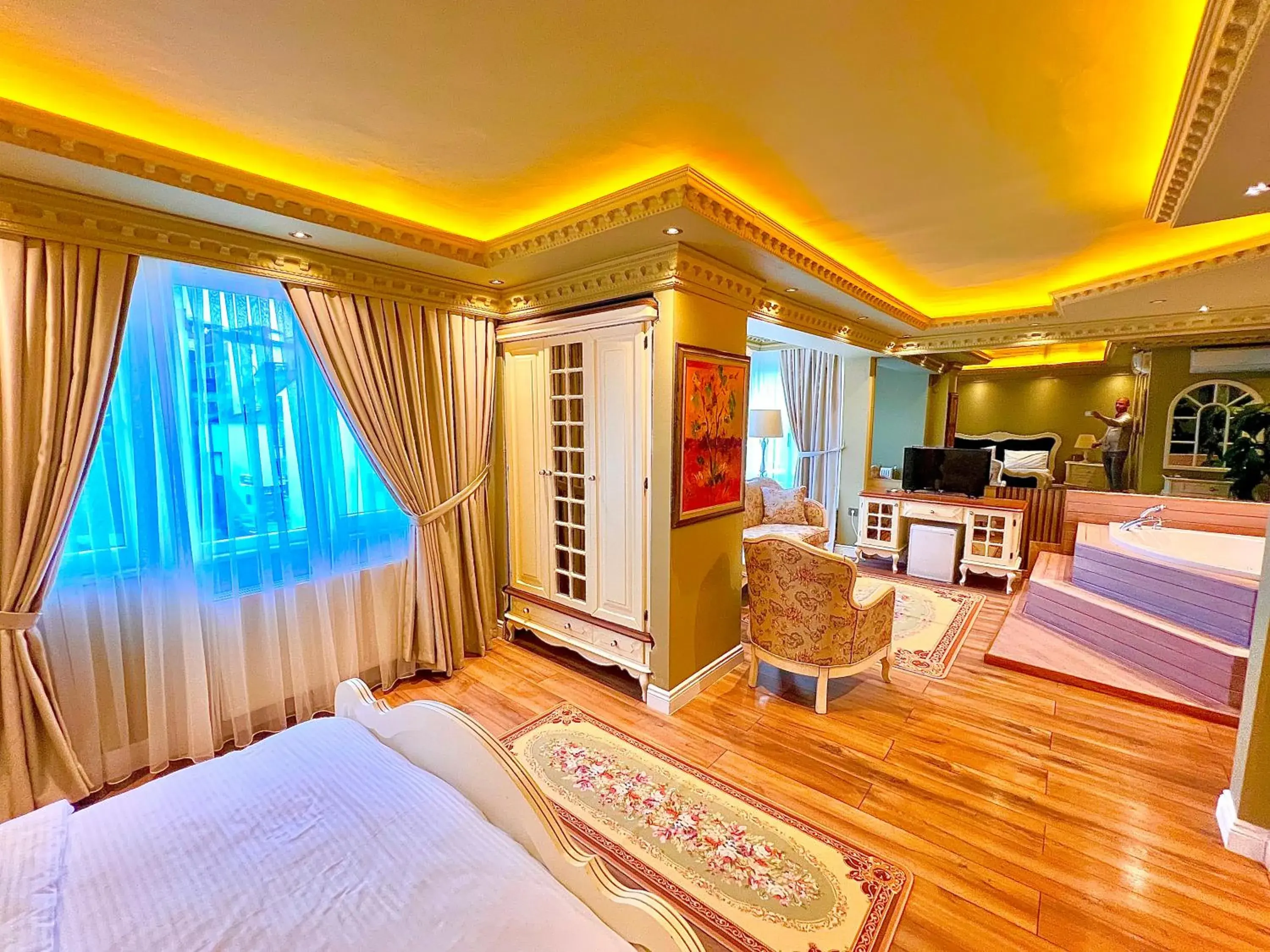 King Room with Spa Bath in REAL KiNG RESiDANCE King Room with Spa Bath in REAL KiNG RESiDANCE