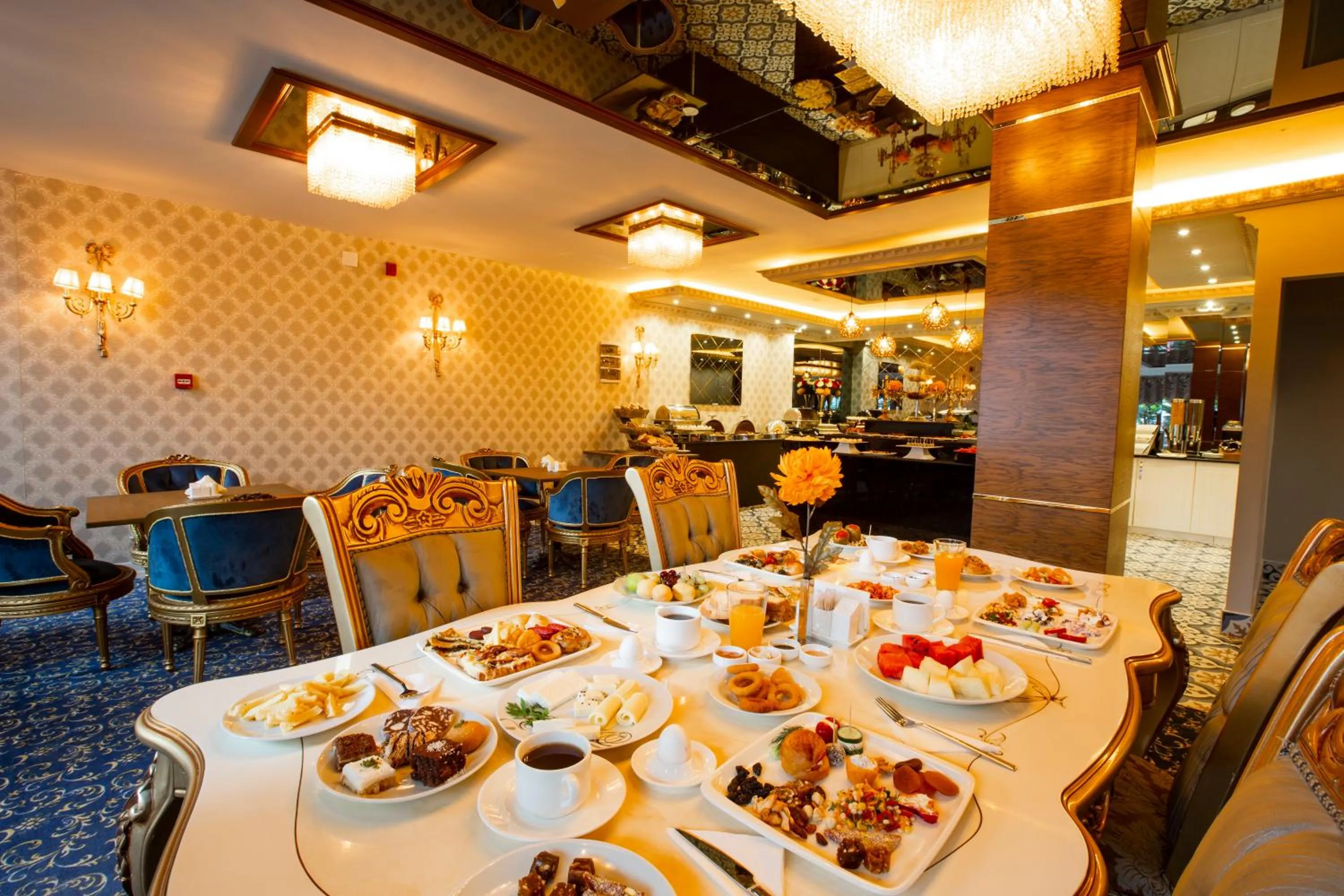 Continental breakfast in REAL KiNG RESiDANCE