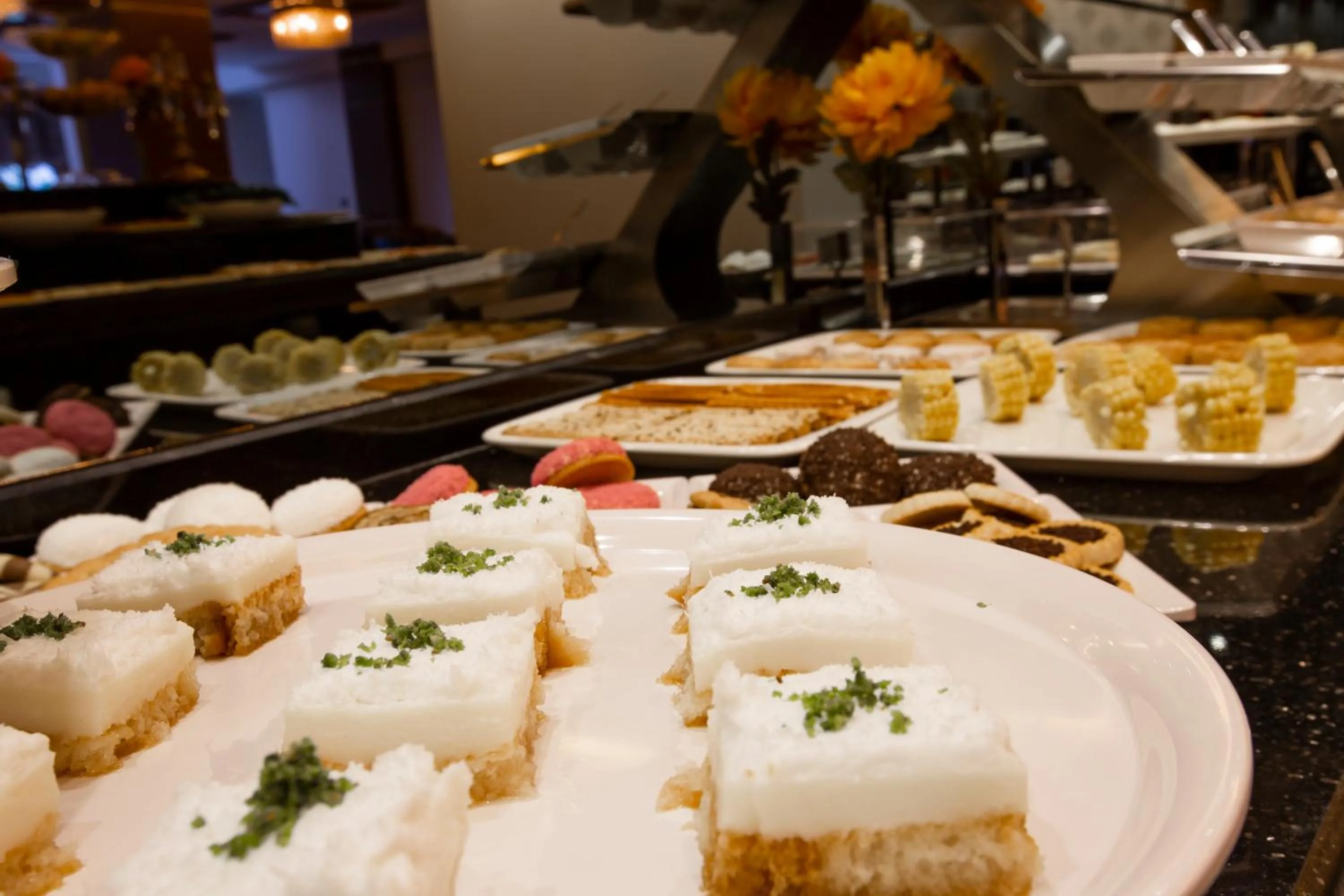 Food in REAL KiNG RESiDANCE