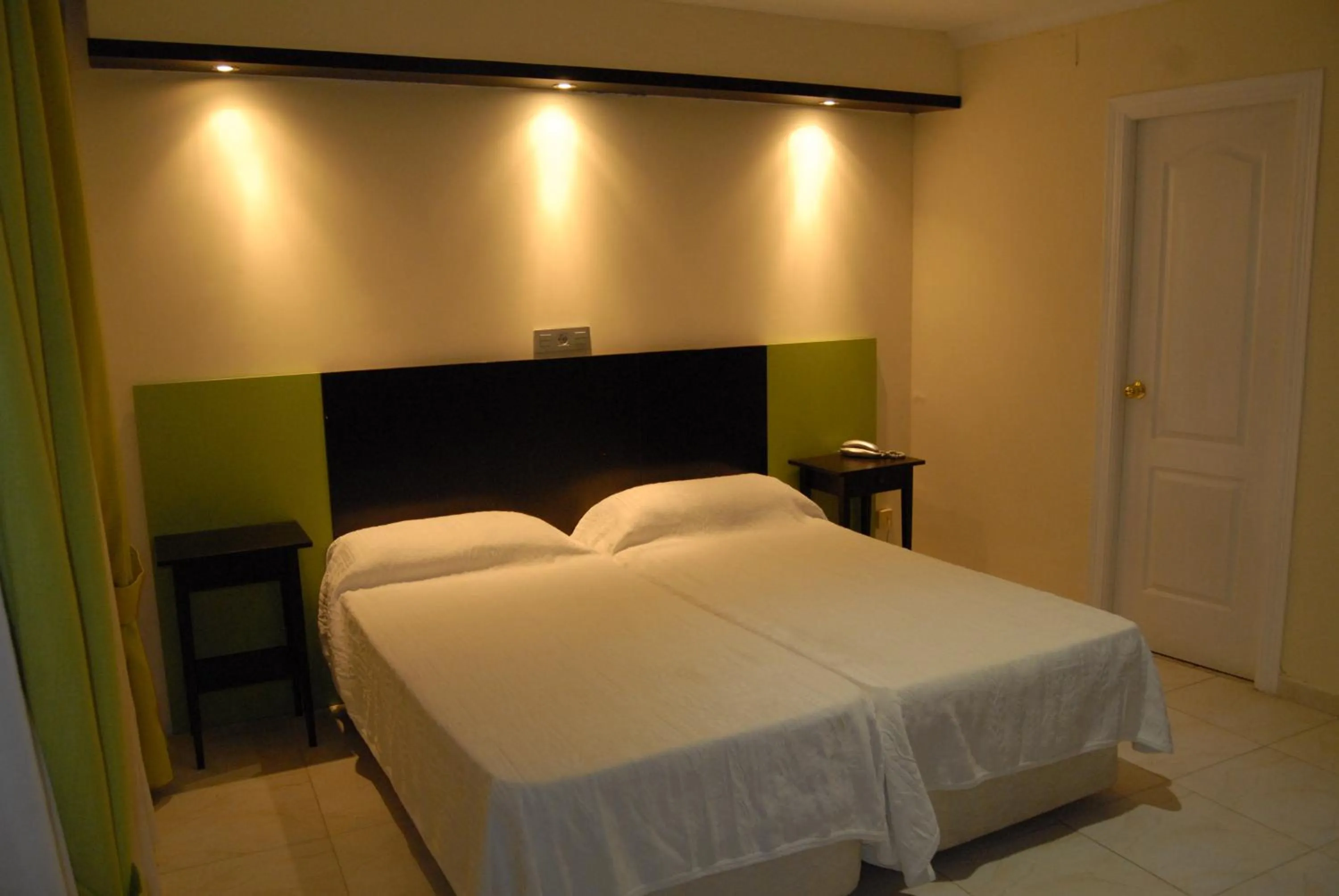 Photo of the whole room, Bed in Hotel Miramar