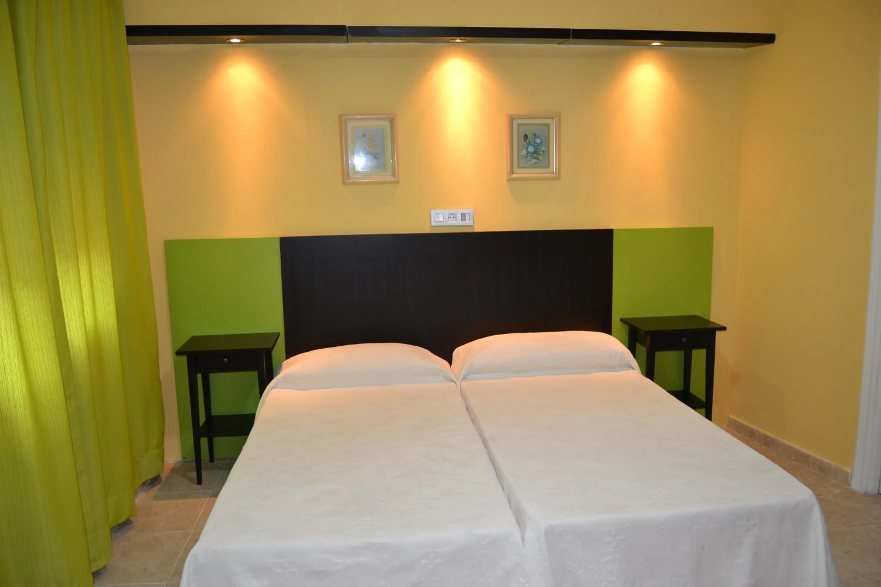 Photo of the whole room, Bed in Hotel Miramar