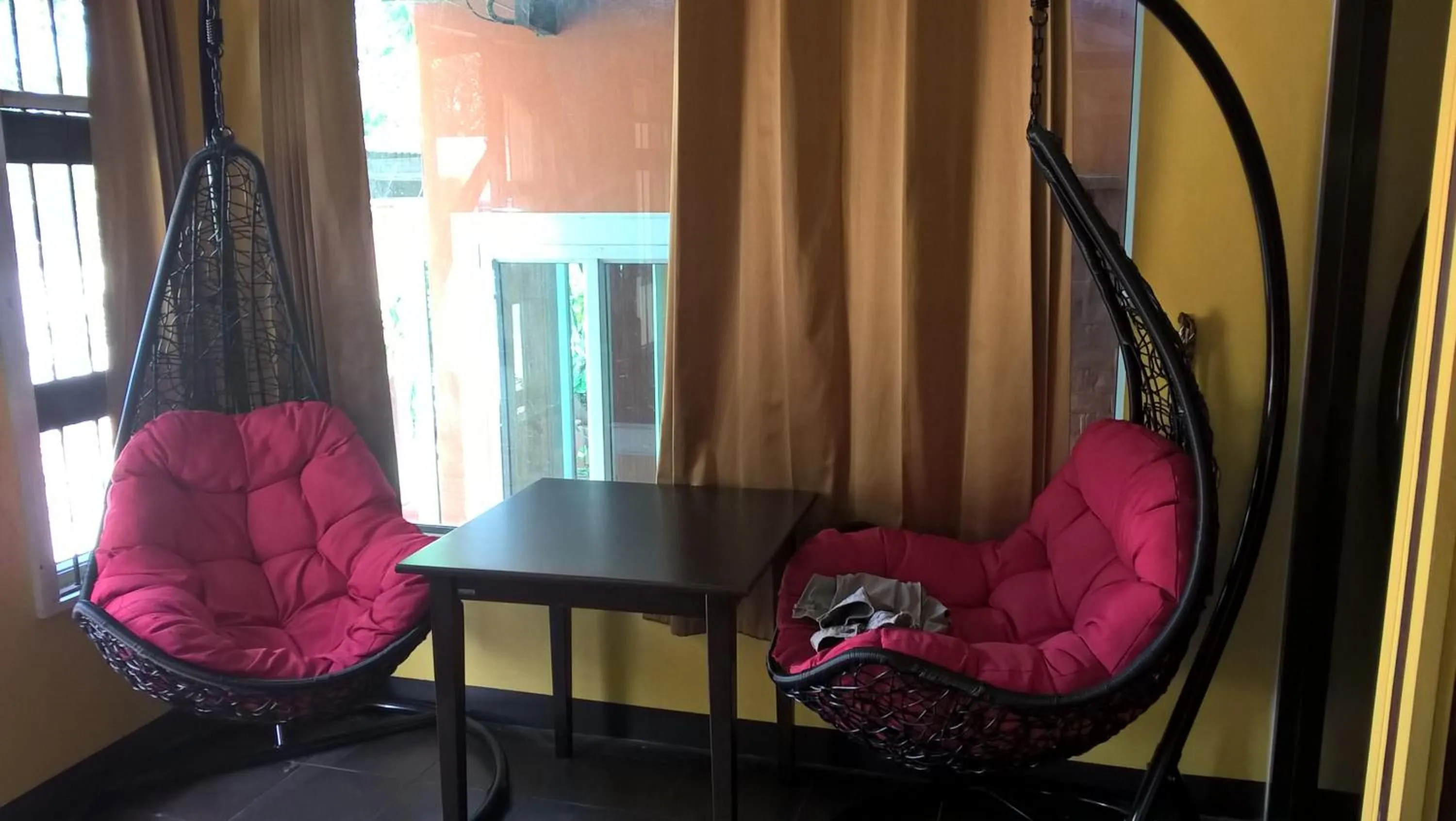 Restaurant/places to eat in Aiyara House