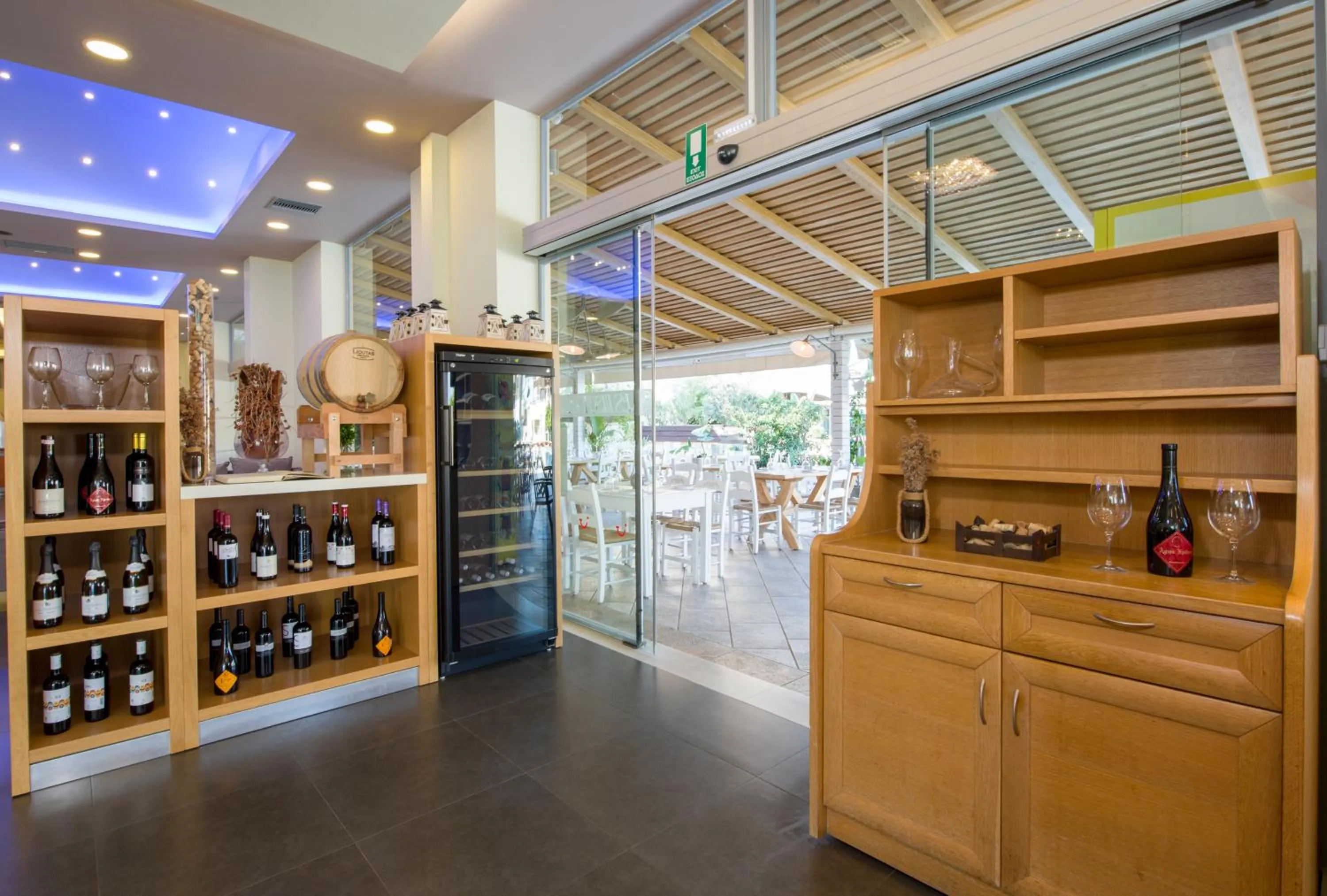 Lounge or bar in Isida Hotel Agia Marina