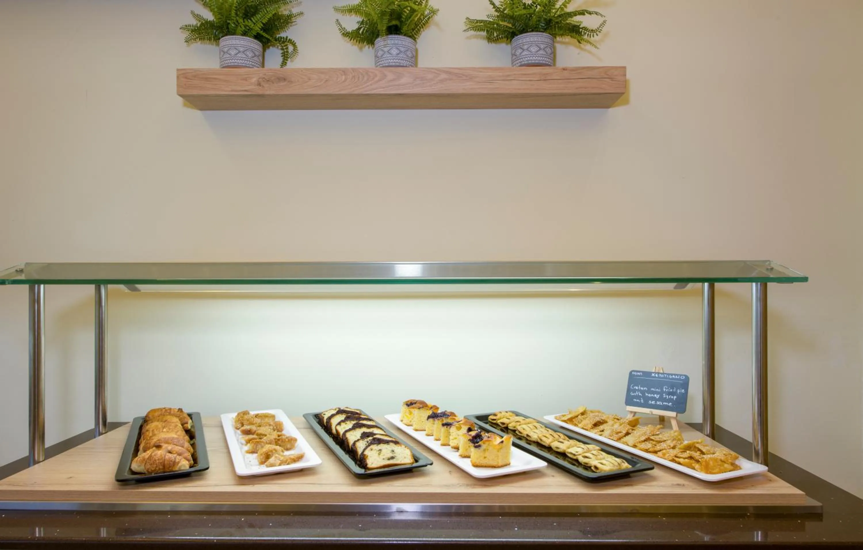 Buffet breakfast in Isida Hotel Agia Marina