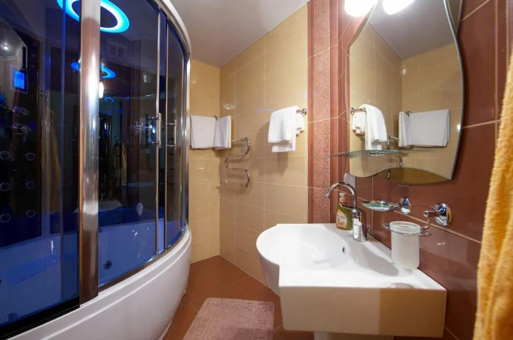 Bathroom in Dniprovski Zori